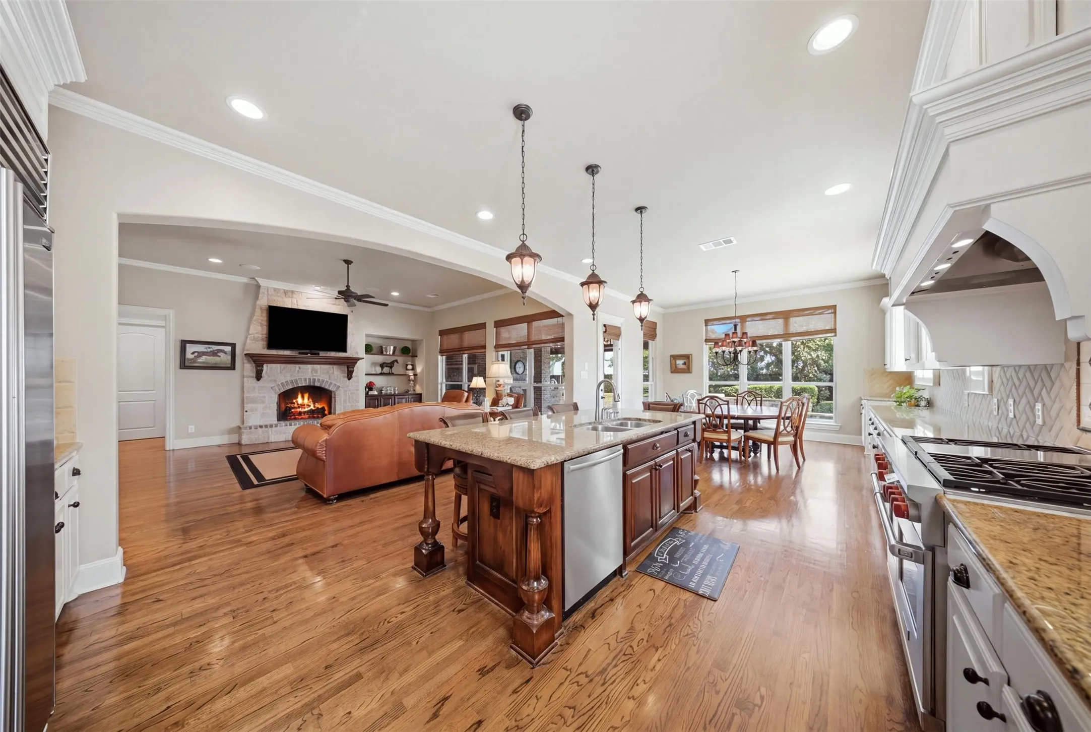 Single Family Residence For Sale in Collin County , 4081 Chimney Rock Drive, Prosper, Texas 75078, 5 Bedroom, 7 Bathroom, 3 Garage spaces, 4,785 Sqft, built in 2008, mls#21373658, Real Estate Agent in Prosper, Homes For Sale in Collin county, Homes For Sale in Prosper, Realtor in Prosper Texas, Real Estate Brokerage Independent Realty Texas, Luminita Cordes Realtor