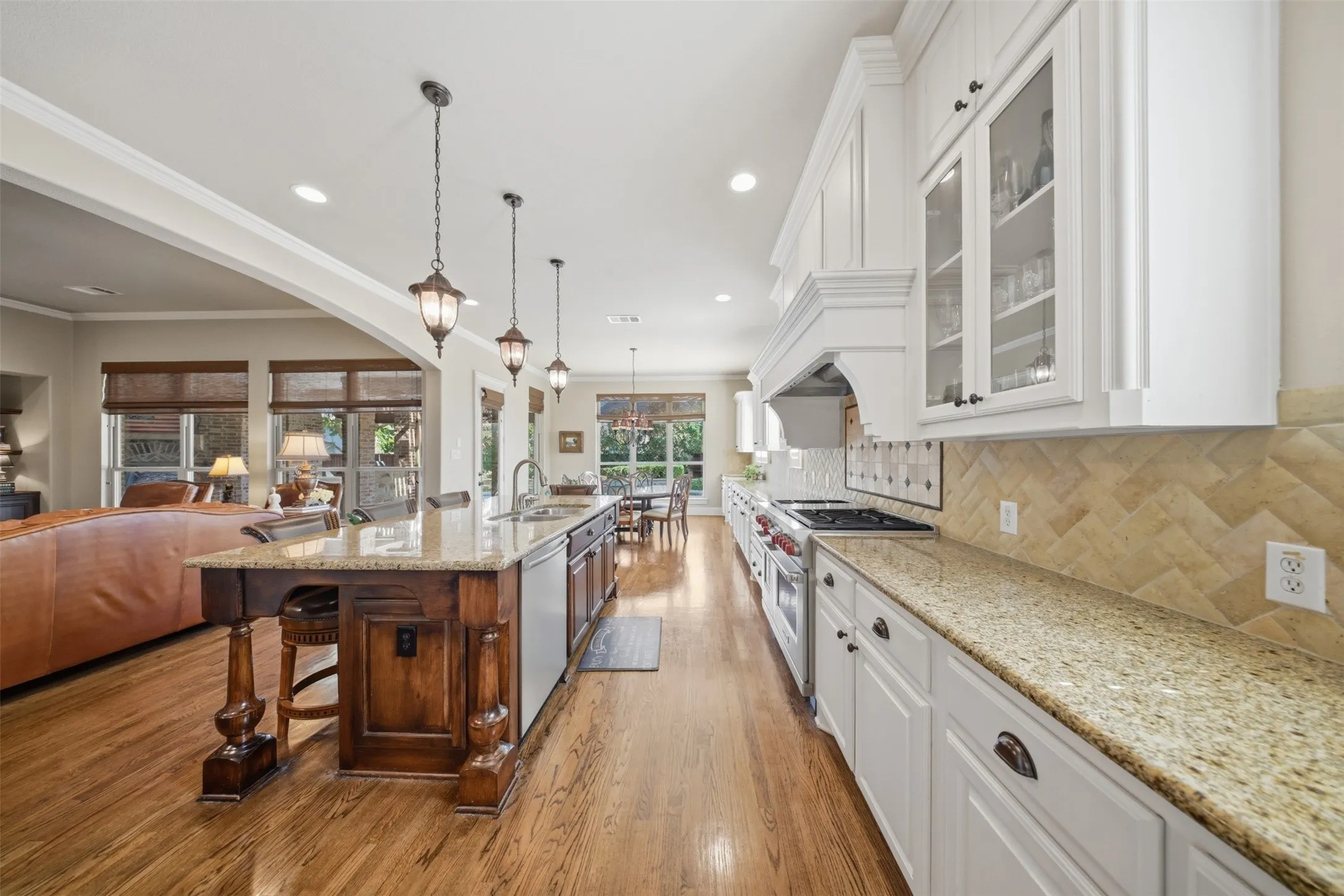 Single Family Residence For Sale in Collin County , 4081 Chimney Rock Drive, Prosper, Texas 75078, 5 Bedroom, 7 Bathroom, 3 Garage spaces, 4,785 Sqft, built in 2008, mls#21373658, Real Estate Agent in Prosper, Homes For Sale in Collin county, Homes For Sale in Prosper, Realtor in Prosper Texas, Real Estate Brokerage Independent Realty Texas, Luminita Cordes Realtor