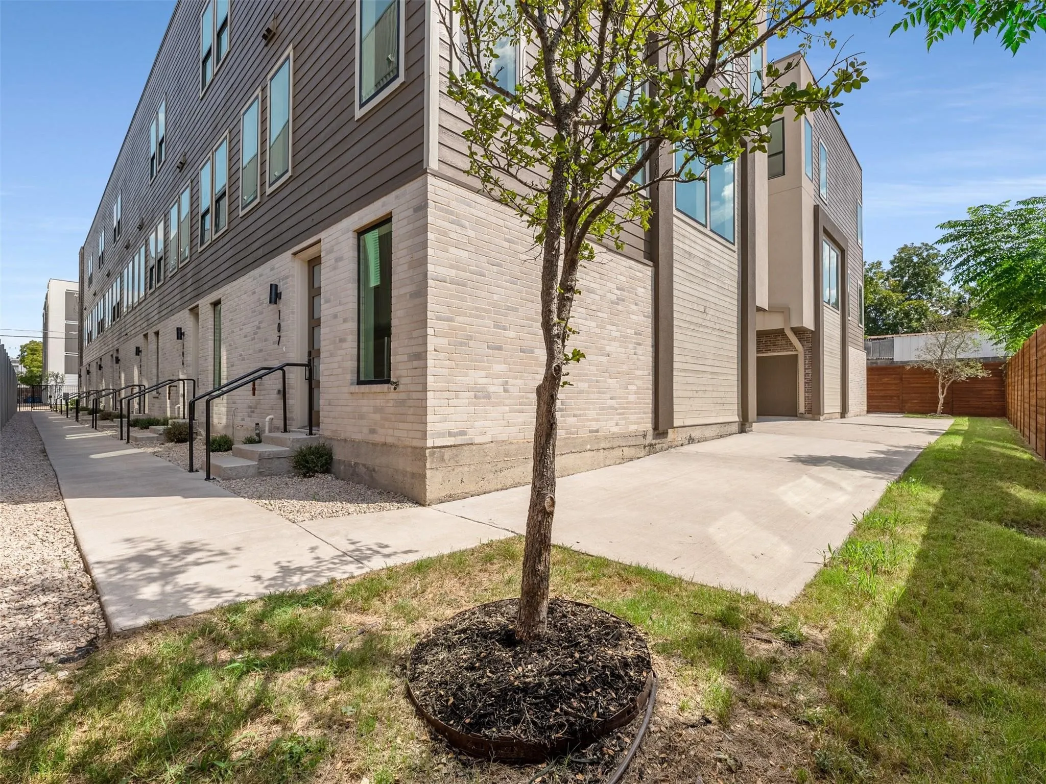 Condominium For Rent in Dallas County , 2015 N Prairie Avenue 203, Dallas, Texas 75204, 2 Bedroom, 3 Bathroom, 2 Garage spaces, 1,403 Sqft, built in 2026, mls#21361922, Real Estate Agent in Dallas, Homes For Rent in Dallas county, Homes For Rent in Dallas, Realtor in Dallas Texas, Real Estate Brokerage Independent Realty Texas, Luminita Cordes Realtor
