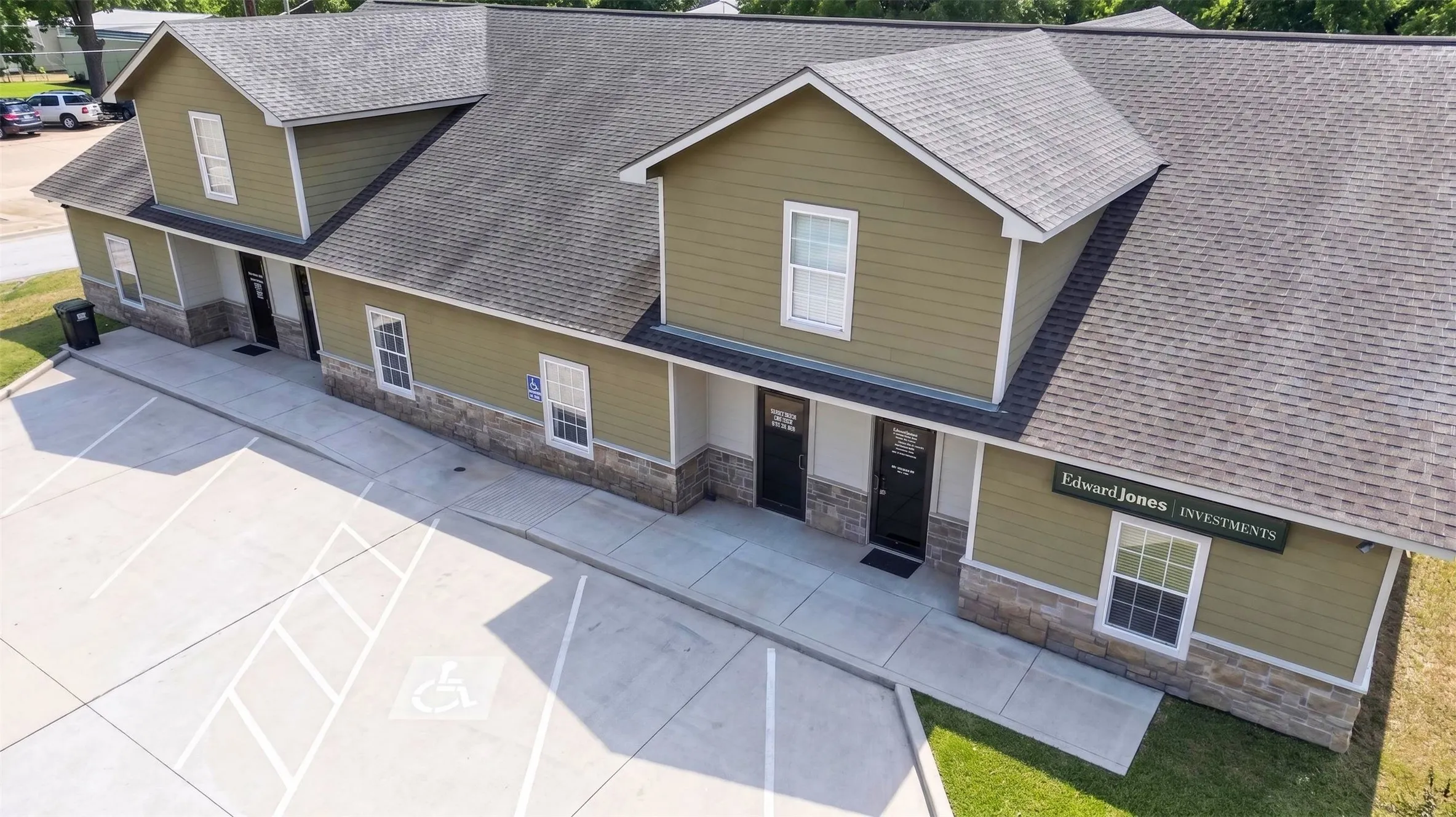 Apartment For Sale in Shelby County , 403 Nacogdoches Street, Center, Texas 75935, 32 Bedroom, 32 Bathroom, Garage spaces, 0 Sqft, built in 2010, mls#21373678, Real Estate Agent in Center, Homes For Sale in Shelby county, Homes For Sale in Center, Realtor in Center Texas, Real Estate Brokerage Independent Realty Texas, Luminita Cordes Realtor