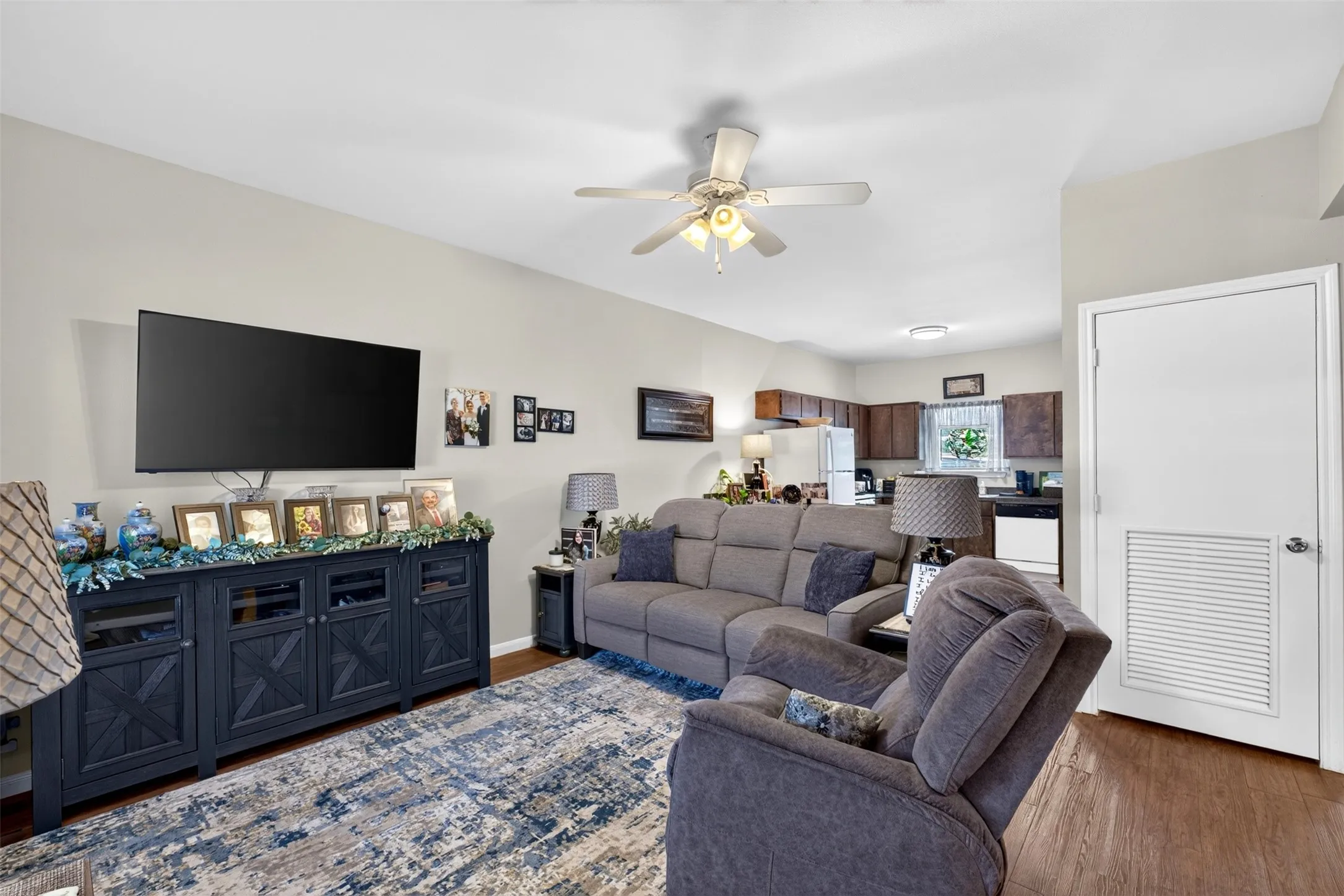 Apartment For Sale in Shelby County , 403 Nacogdoches Street, Center, Texas 75935, 32 Bedroom, 32 Bathroom, Garage spaces, 0 Sqft, built in 2010, mls#21373678, Real Estate Agent in Center, Homes For Sale in Shelby county, Homes For Sale in Center, Realtor in Center Texas, Real Estate Brokerage Independent Realty Texas, Luminita Cordes Realtor