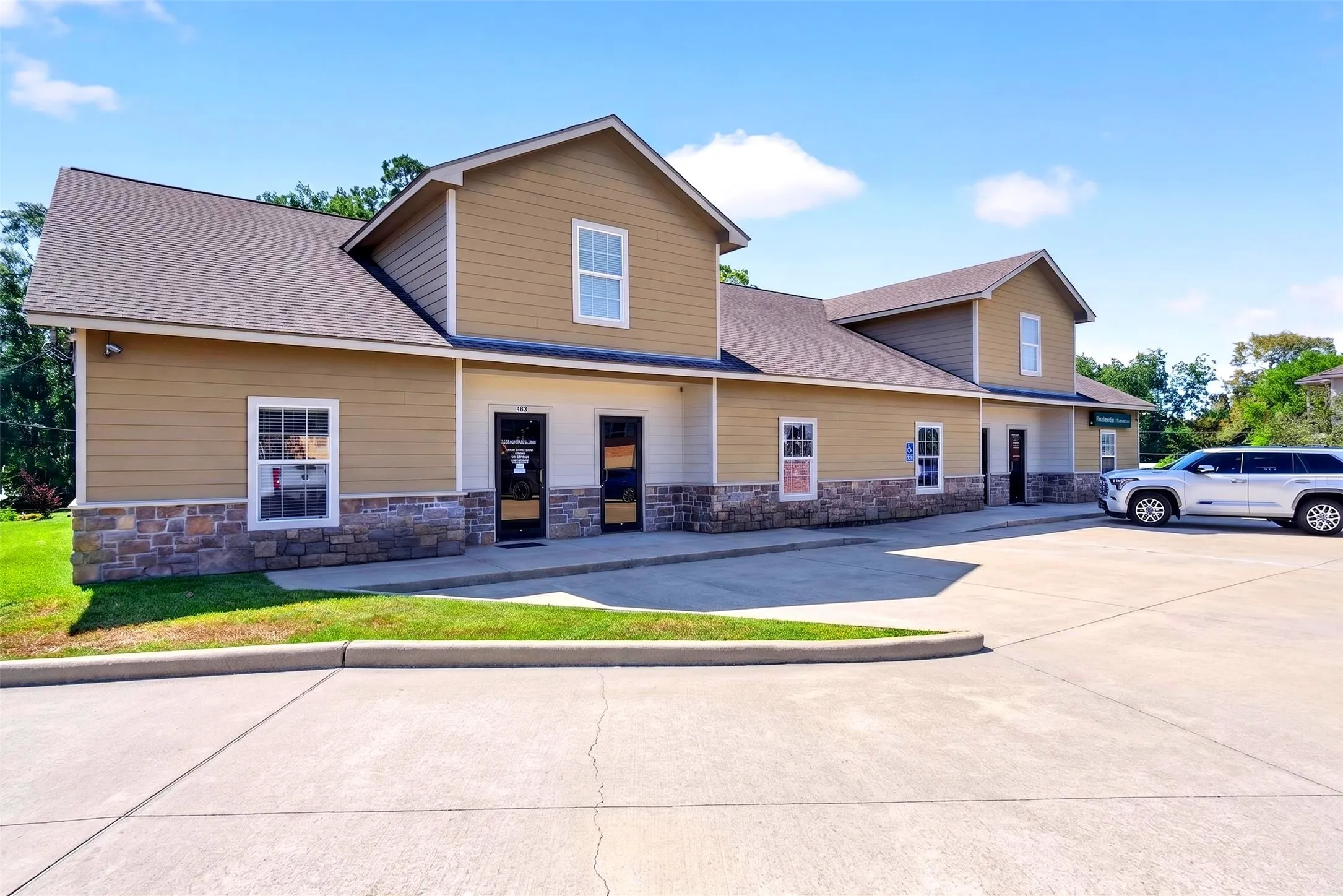 Apartment For Sale in Shelby County , 403 Nacogdoches Street, Center, Texas 75935, 32 Bedroom, 32 Bathroom, Garage spaces, 0 Sqft, built in 2010, mls#21373678, Real Estate Agent in Center, Homes For Sale in Shelby county, Homes For Sale in Center, Realtor in Center Texas, Real Estate Brokerage Independent Realty Texas, Luminita Cordes Realtor