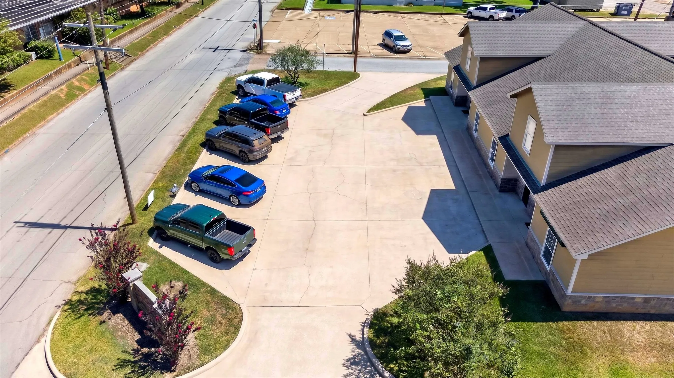 Apartment For Sale in Shelby County , 403 Nacogdoches Street, Center, Texas 75935, 32 Bedroom, 32 Bathroom, Garage spaces, 0 Sqft, built in 2010, mls#21373678, Real Estate Agent in Center, Homes For Sale in Shelby county, Homes For Sale in Center, Realtor in Center Texas, Real Estate Brokerage Independent Realty Texas, Luminita Cordes Realtor