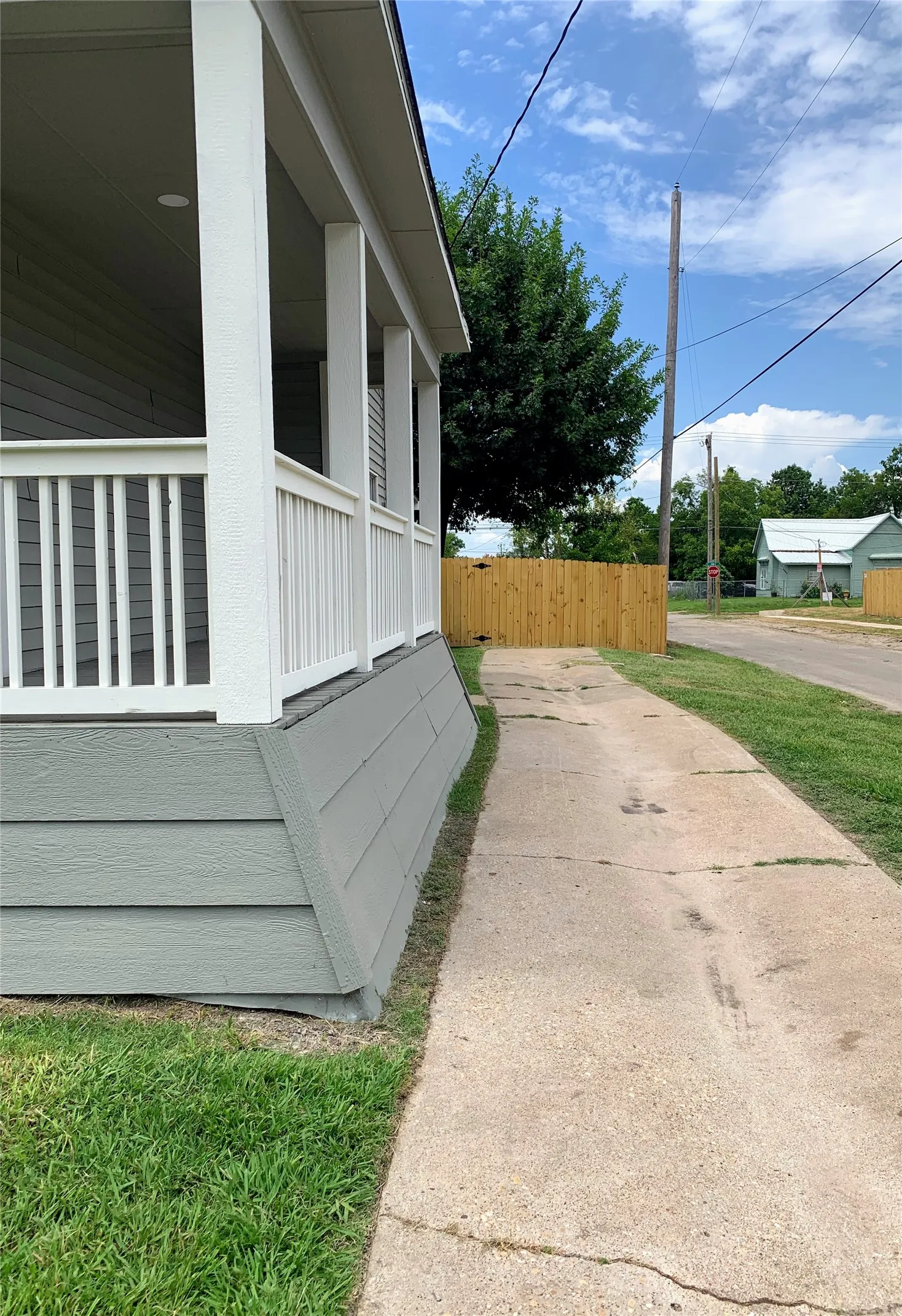 Single Family Residence For Rent in Hunt County , 1700 Oneal Street, Greenville, Texas 75401, 3 Bedroom, 2 Bathroom, Garage spaces, 1,754 Sqft, built in 1910, mls#21373233, Real Estate Agent in Greenville, Homes For Rent in Hunt county, Homes For Rent in Greenville, Realtor in Greenville Texas, Real Estate Brokerage Independent Realty Texas, Luminita Cordes Realtor