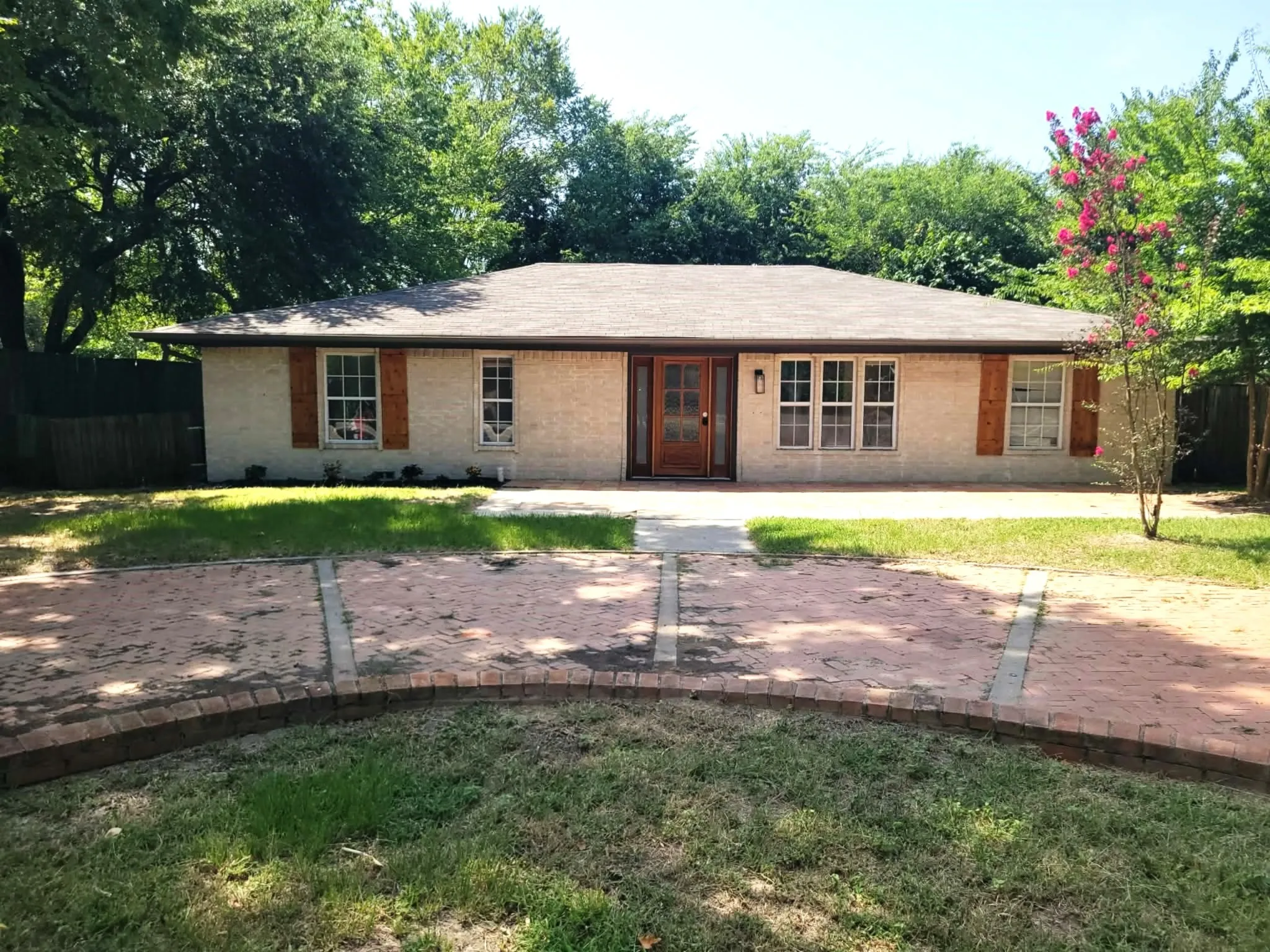 Single Family Residence For Sale in Henderson County , 103 W Cayuga Drive, Athens, Texas 75751, 4 Bedroom, 3 Bathroom, Garage spaces, 1,836 Sqft, built in 1951, mls#21371957, Real Estate Agent in Athens, Homes For Sale in Henderson county, Homes For Sale in Athens, Realtor in Athens Texas, Real Estate Brokerage Independent Realty Texas, Luminita Cordes Realtor