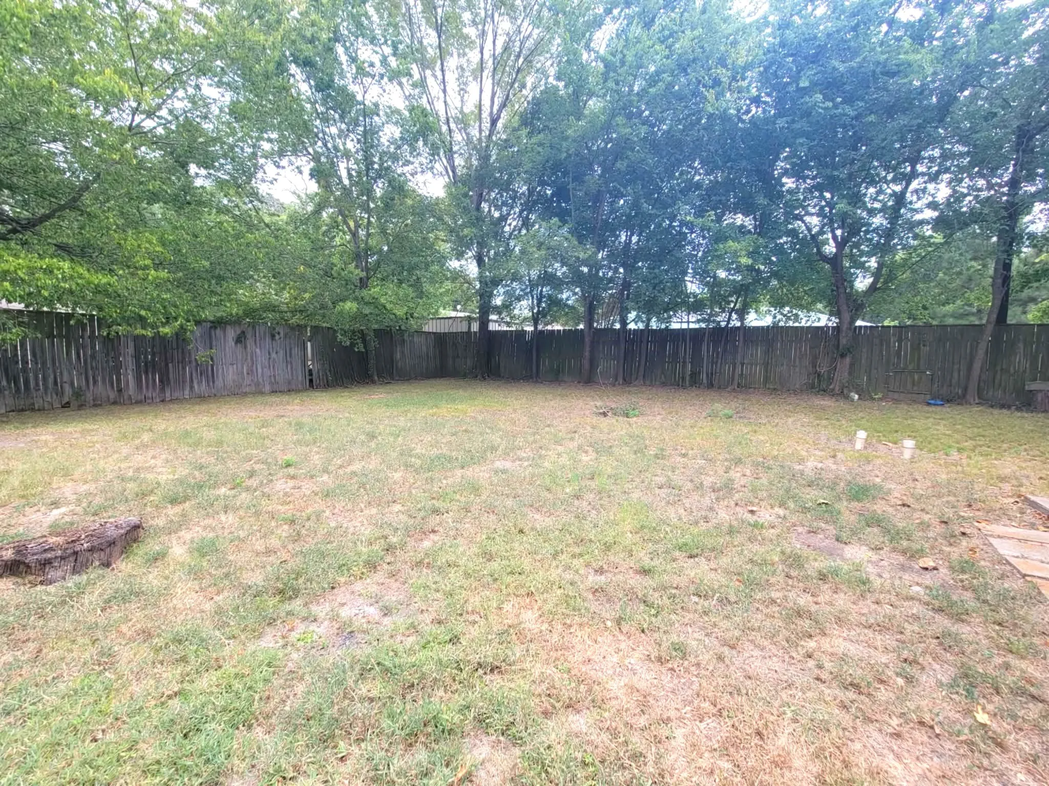 Single Family Residence For Sale in Henderson County , 103 W Cayuga Drive, Athens, Texas 75751, 4 Bedroom, 3 Bathroom, Garage spaces, 1,836 Sqft, built in 1951, mls#21371957, Real Estate Agent in Athens, Homes For Sale in Henderson county, Homes For Sale in Athens, Realtor in Athens Texas, Real Estate Brokerage Independent Realty Texas, Luminita Cordes Realtor
