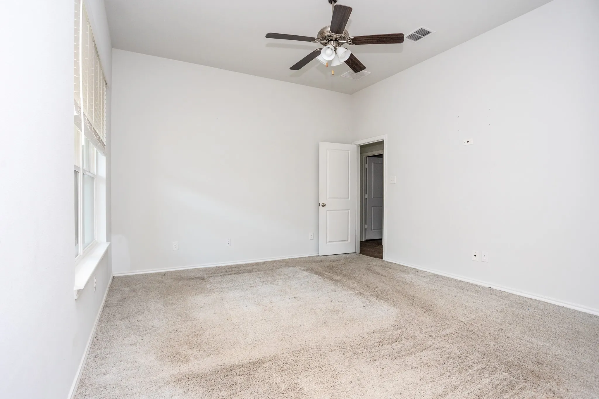 Single Family Residence For Sale in Kaufman County , 2847 Journey Lane, Crandall, Texas 75114, 3 Bedroom, 3 Bathroom, 2 Garage spaces, 2,225 Sqft, built in 2020, mls#21373735, Real Estate Agent in Crandall, Homes For Sale in Kaufman county, Homes For Sale in Crandall, Realtor in Crandall Texas, Real Estate Brokerage Independent Realty Texas, Luminita Cordes Realtor