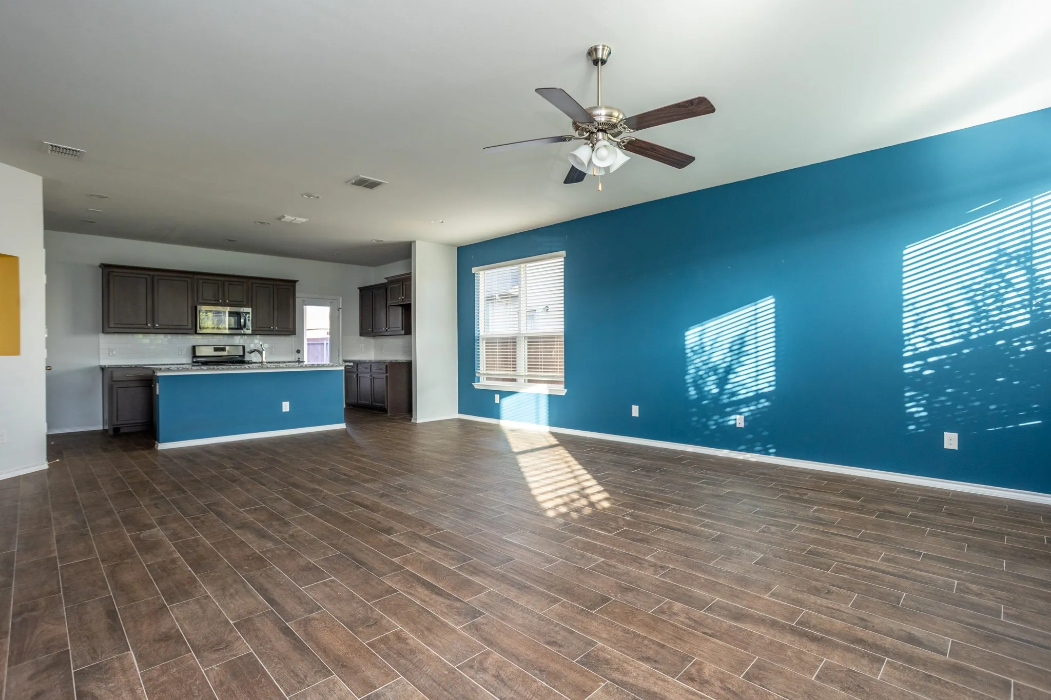 Single Family Residence For Sale in Kaufman County , 2847 Journey Lane, Crandall, Texas 75114, 3 Bedroom, 3 Bathroom, 2 Garage spaces, 2,225 Sqft, built in 2020, mls#21373735, Real Estate Agent in Crandall, Homes For Sale in Kaufman county, Homes For Sale in Crandall, Realtor in Crandall Texas, Real Estate Brokerage Independent Realty Texas, Luminita Cordes Realtor