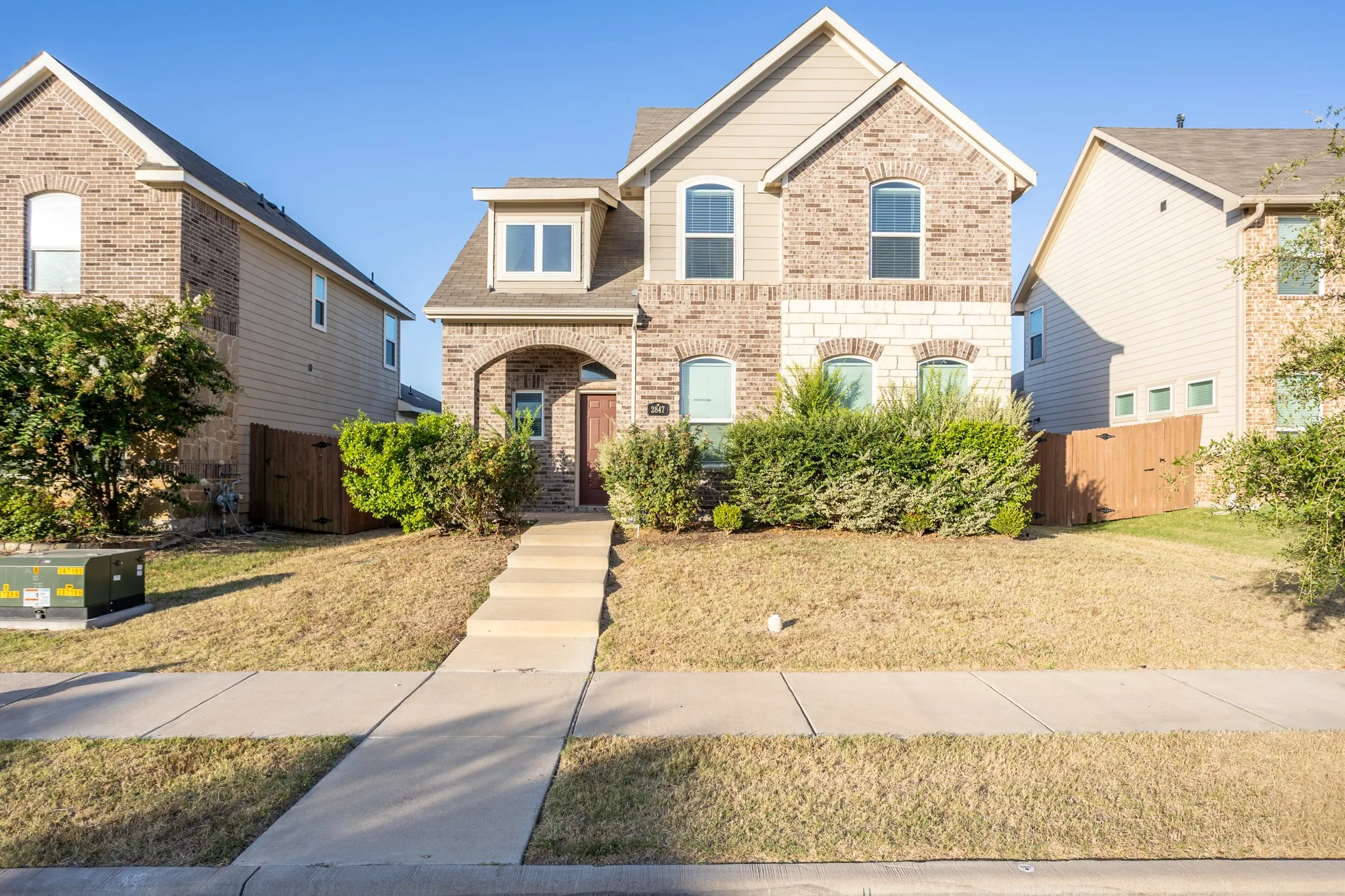 Single Family Residence For Sale in Kaufman County , 2847 Journey Lane, Crandall, Texas 75114, 3 Bedroom, 3 Bathroom, 2 Garage spaces, 2,225 Sqft, built in 2020, mls#21373735, Real Estate Agent in Crandall, Homes For Sale in Kaufman county, Homes For Sale in Crandall, Realtor in Crandall Texas, Real Estate Brokerage Independent Realty Texas, Luminita Cordes Realtor