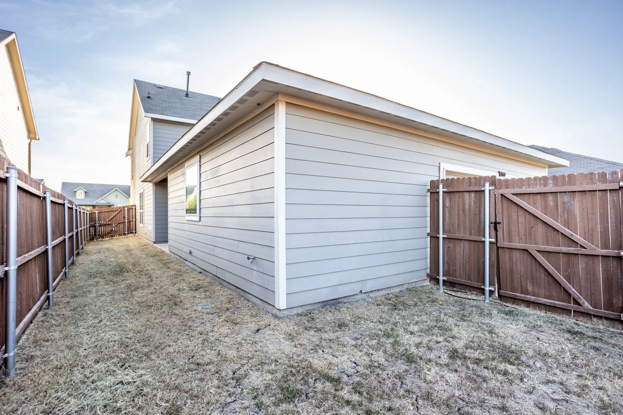 Single Family Residence For Sale in Kaufman County , 2847 Journey Lane, Crandall, Texas 75114, 3 Bedroom, 3 Bathroom, 2 Garage spaces, 2,225 Sqft, built in 2020, mls#21373735, Real Estate Agent in Crandall, Homes For Sale in Kaufman county, Homes For Sale in Crandall, Realtor in Crandall Texas, Real Estate Brokerage Independent Realty Texas, Luminita Cordes Realtor