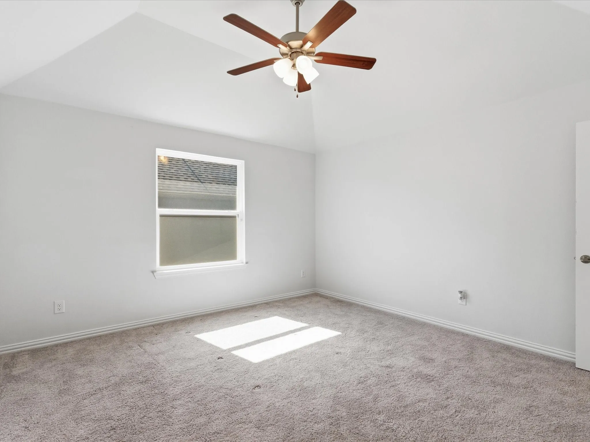 Single Family Residence For Sale in Collin County , 213 Winding Creek Lane, Anna, Texas 75409, 6 Bedroom, 4 Bathroom, 2 Garage spaces, 4,439 Sqft, built in 2022, mls#21373741, Real Estate Agent in Anna, Homes For Sale in Collin county, Homes For Sale in Anna, Realtor in Anna Texas, Real Estate Brokerage Independent Realty Texas, Luminita Cordes Realtor
