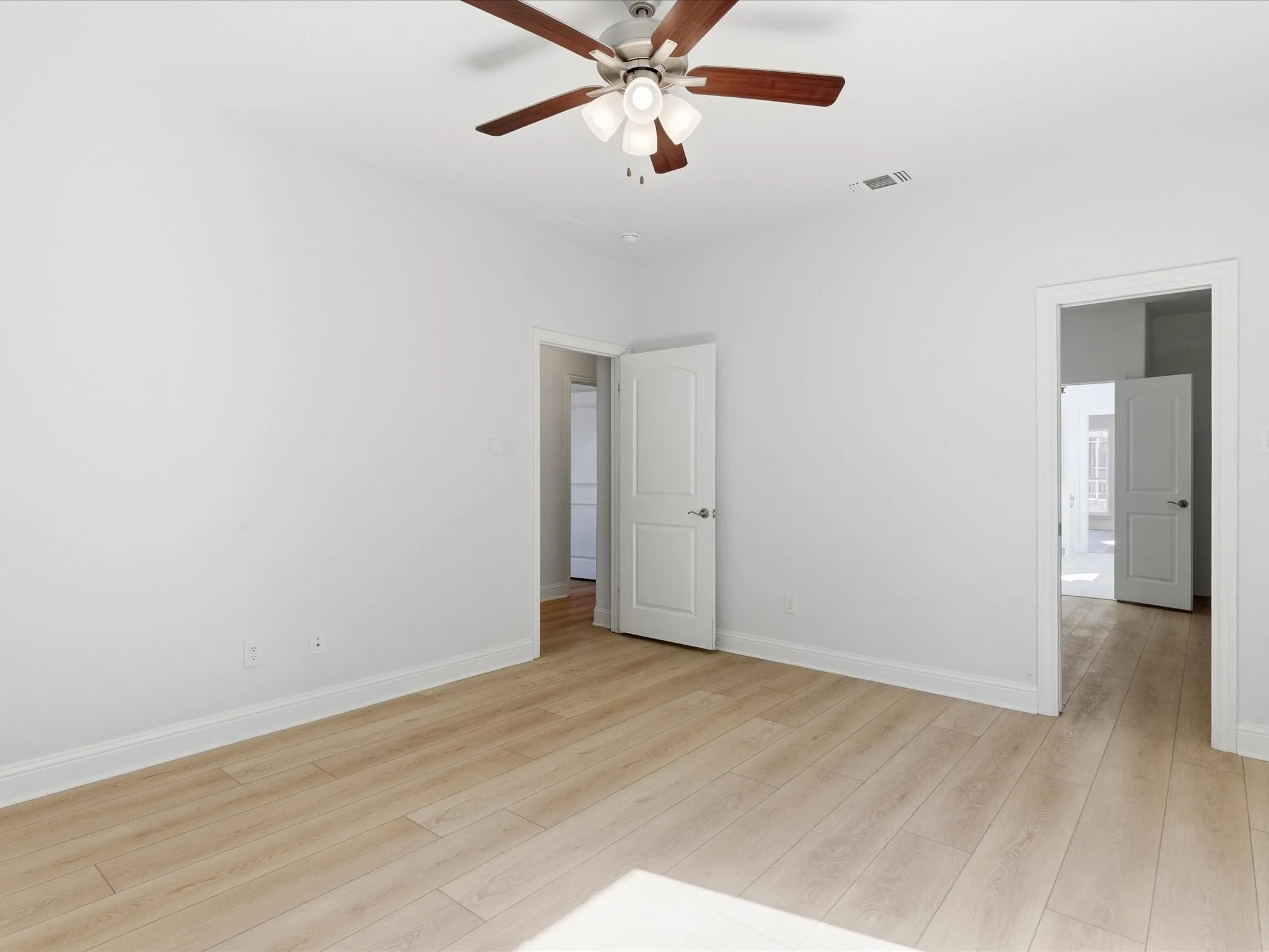 Single Family Residence For Sale in Collin County , 213 Winding Creek Lane, Anna, Texas 75409, 6 Bedroom, 4 Bathroom, 2 Garage spaces, 4,439 Sqft, built in 2022, mls#21373741, Real Estate Agent in Anna, Homes For Sale in Collin county, Homes For Sale in Anna, Realtor in Anna Texas, Real Estate Brokerage Independent Realty Texas, Luminita Cordes Realtor