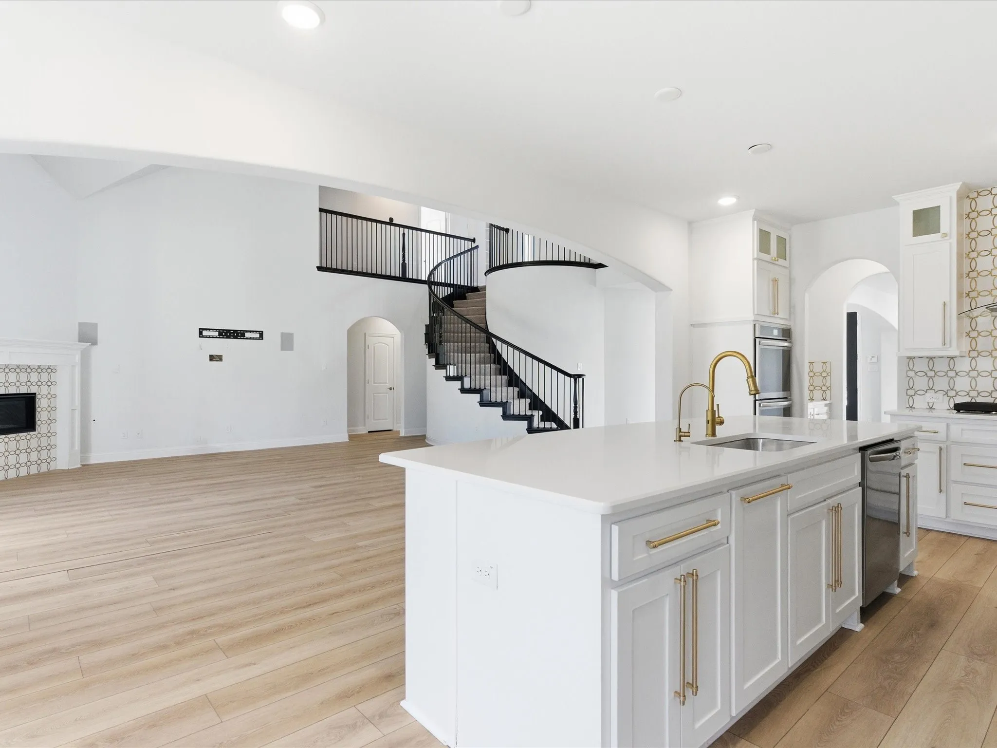 Single Family Residence For Sale in Collin County , 213 Winding Creek Lane, Anna, Texas 75409, 6 Bedroom, 4 Bathroom, 2 Garage spaces, 4,439 Sqft, built in 2022, mls#21373741, Real Estate Agent in Anna, Homes For Sale in Collin county, Homes For Sale in Anna, Realtor in Anna Texas, Real Estate Brokerage Independent Realty Texas, Luminita Cordes Realtor