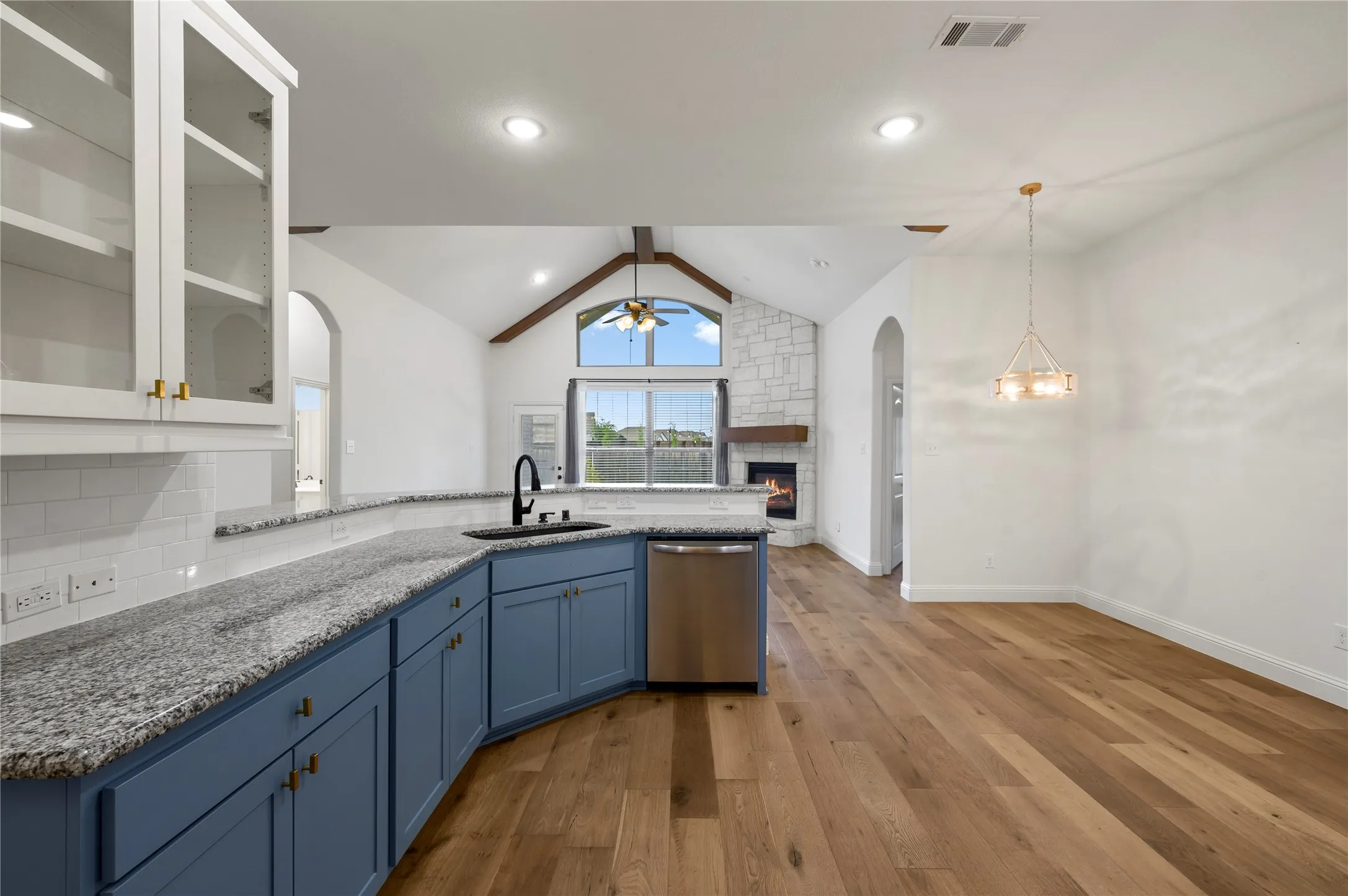 Single Family Residence For Rent in Rockwall County , 1765 Amalfi Drive, Mclendon Chisholm, Texas 75032, 4 Bedroom, 2 Bathroom, 2 Garage spaces, 2,234 Sqft, built in 2018, mls#21373744, Real Estate Agent in Mclendon Chisholm, Homes For Rent in Rockwall county, Homes For Rent in Mclendon Chisholm, Realtor in Mclendon Chisholm Texas, Real Estate Brokerage Independent Realty Texas, Luminita Cordes Realtor