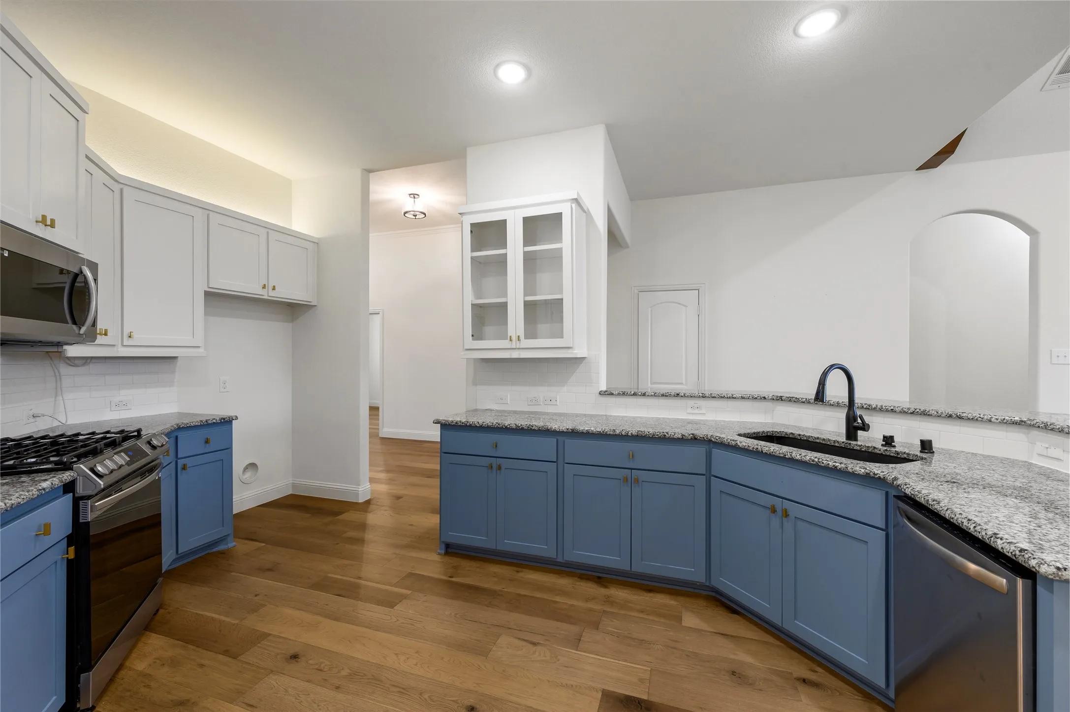 Single Family Residence For Rent in Rockwall County , 1765 Amalfi Drive, Mclendon Chisholm, Texas 75032, 4 Bedroom, 2 Bathroom, 2 Garage spaces, 2,234 Sqft, built in 2018, mls#21373744, Real Estate Agent in Mclendon Chisholm, Homes For Rent in Rockwall county, Homes For Rent in Mclendon Chisholm, Realtor in Mclendon Chisholm Texas, Real Estate Brokerage Independent Realty Texas, Luminita Cordes Realtor