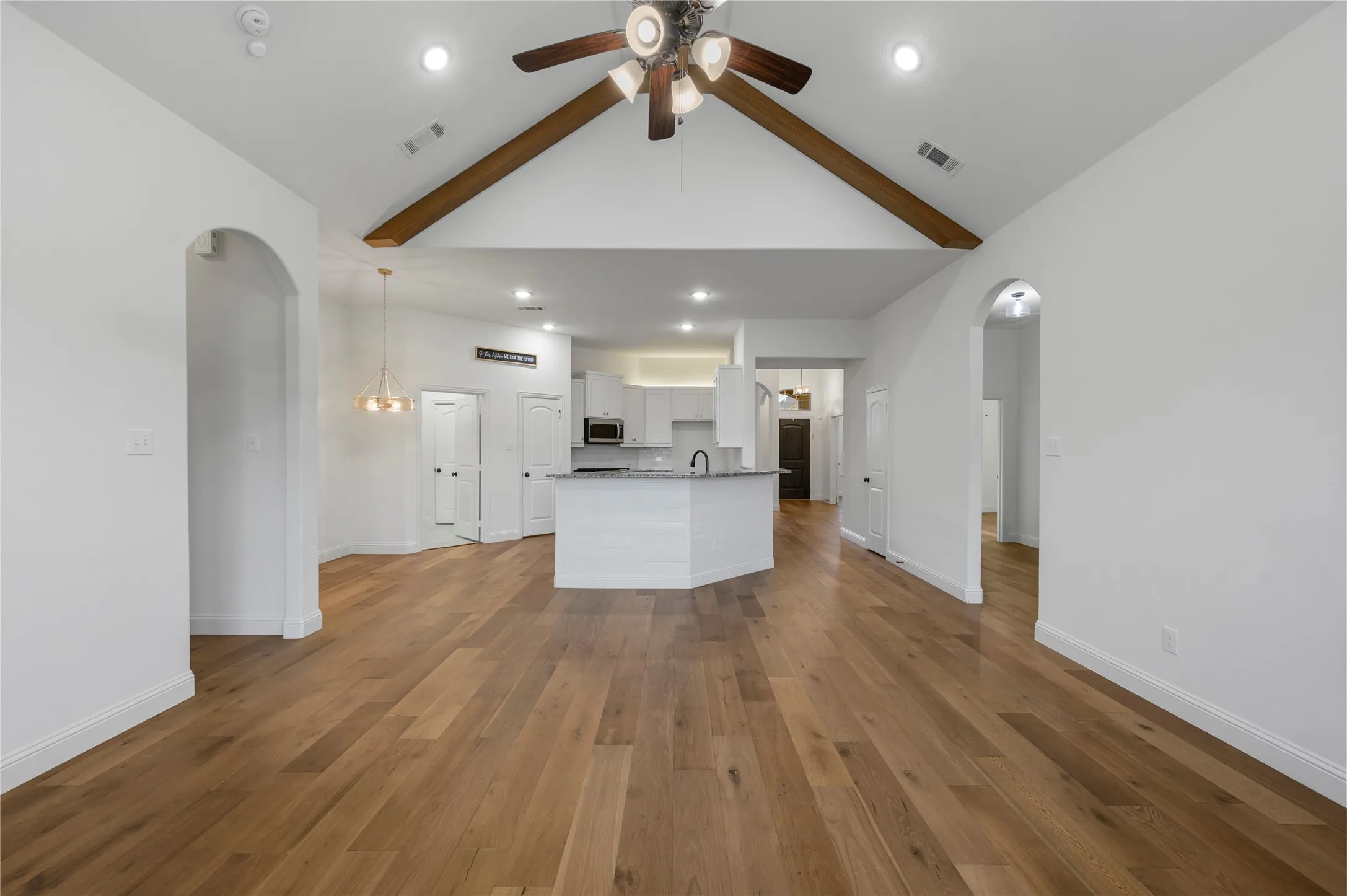 Single Family Residence For Rent in Rockwall County , 1765 Amalfi Drive, Mclendon Chisholm, Texas 75032, 4 Bedroom, 2 Bathroom, 2 Garage spaces, 2,234 Sqft, built in 2018, mls#21373744, Real Estate Agent in Mclendon Chisholm, Homes For Rent in Rockwall county, Homes For Rent in Mclendon Chisholm, Realtor in Mclendon Chisholm Texas, Real Estate Brokerage Independent Realty Texas, Luminita Cordes Realtor