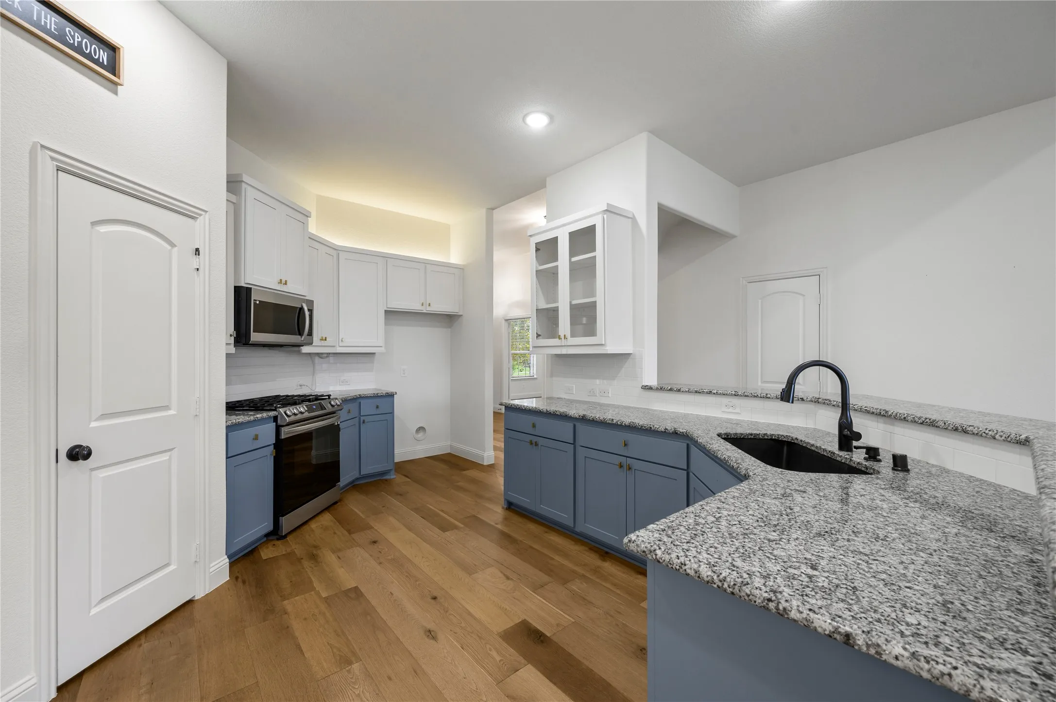 Single Family Residence For Rent in Rockwall County , 1765 Amalfi Drive, Mclendon Chisholm, Texas 75032, 4 Bedroom, 2 Bathroom, 2 Garage spaces, 2,234 Sqft, built in 2018, mls#21373744, Real Estate Agent in Mclendon Chisholm, Homes For Rent in Rockwall county, Homes For Rent in Mclendon Chisholm, Realtor in Mclendon Chisholm Texas, Real Estate Brokerage Independent Realty Texas, Luminita Cordes Realtor