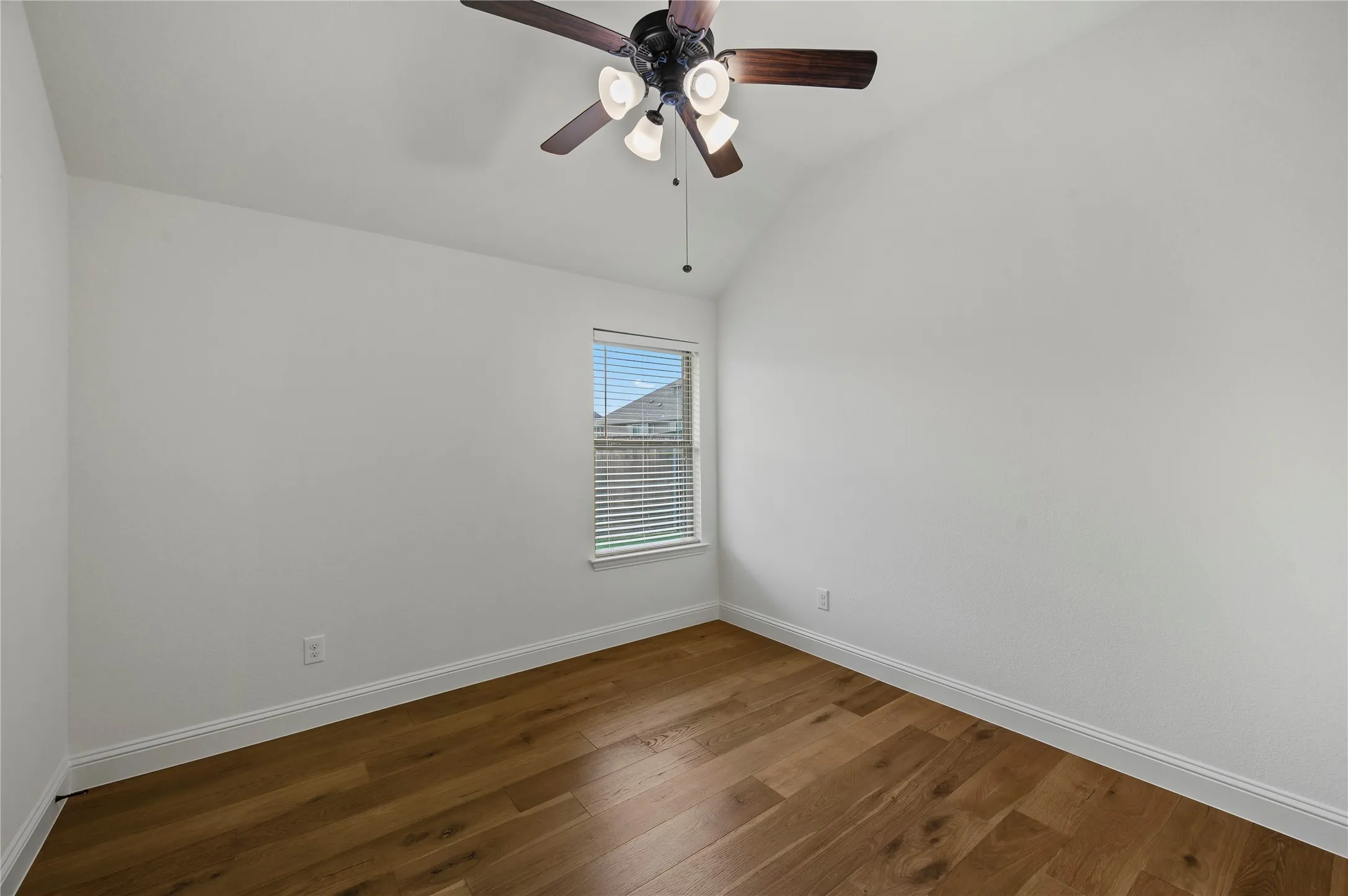 Single Family Residence For Rent in Rockwall County , 1765 Amalfi Drive, Mclendon Chisholm, Texas 75032, 4 Bedroom, 2 Bathroom, 2 Garage spaces, 2,234 Sqft, built in 2018, mls#21373744, Real Estate Agent in Mclendon Chisholm, Homes For Rent in Rockwall county, Homes For Rent in Mclendon Chisholm, Realtor in Mclendon Chisholm Texas, Real Estate Brokerage Independent Realty Texas, Luminita Cordes Realtor