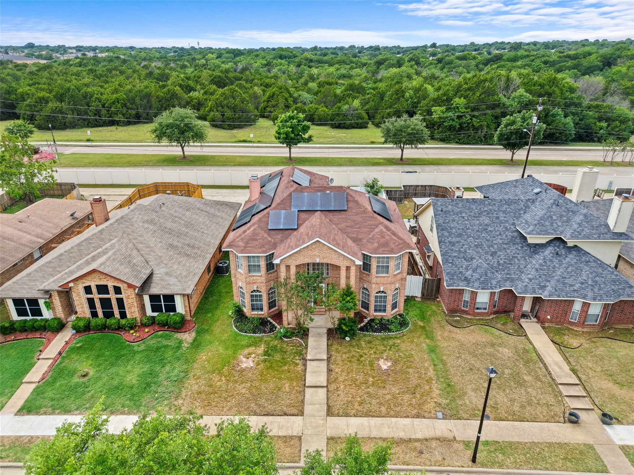 Single Family Residence For Sale in Dallas County , 1521 Curtis Lane, Cedar Hill, Texas 75104, 4 Bedroom, 3 Bathroom, 2 Garage spaces, 2,869 Sqft, built in 1990, mls#21373410, Real Estate Agent in Cedar Hill, Homes For Sale in Dallas county, Homes For Sale in Cedar Hill, Realtor in Cedar Hill Texas, Real Estate Brokerage Independent Realty Texas, Luminita Cordes Realtor