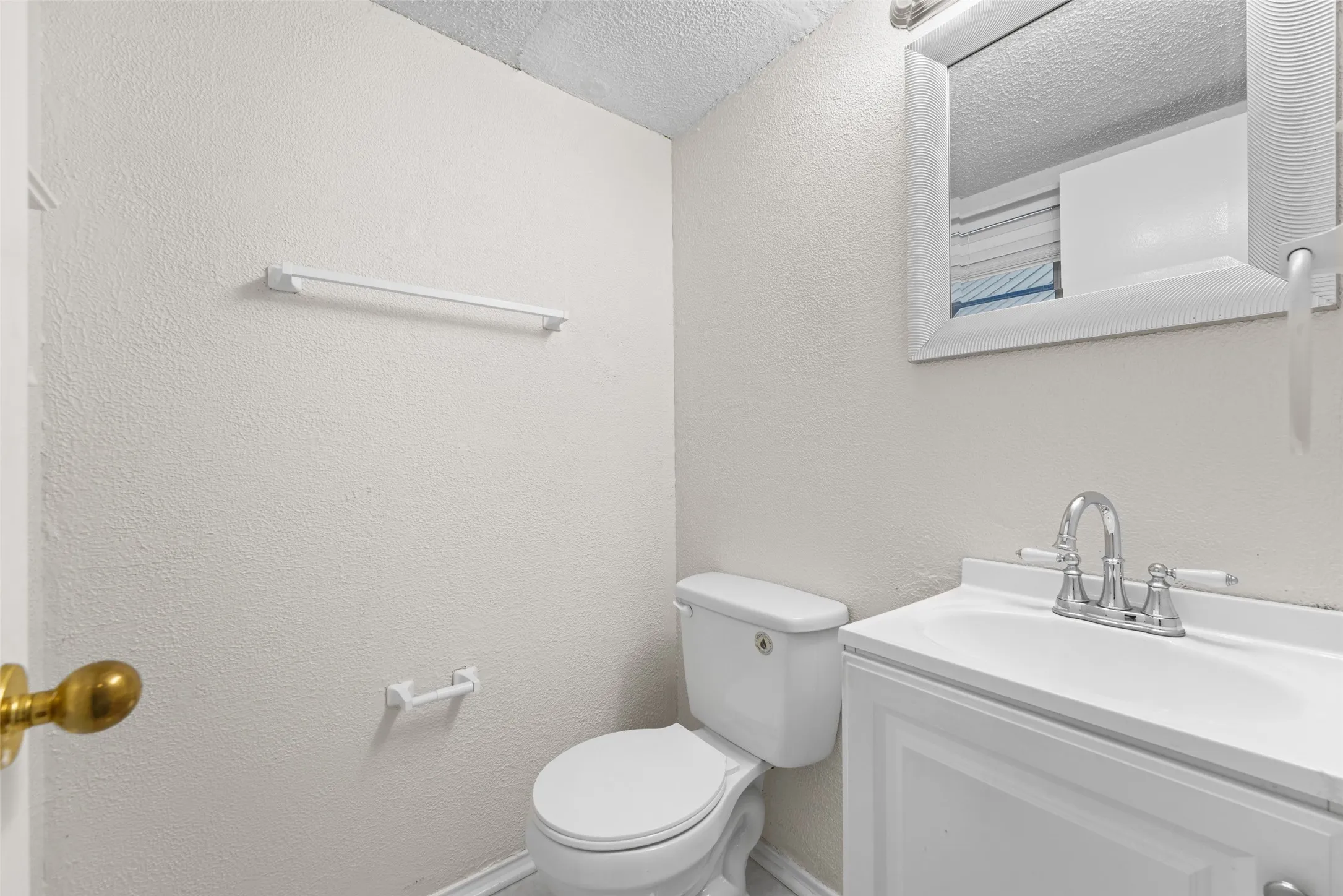 Single Family Residence For Sale in Dallas County , 1521 Curtis Lane, Cedar Hill, Texas 75104, 4 Bedroom, 3 Bathroom, 2 Garage spaces, 2,869 Sqft, built in 1990, mls#21373410, Real Estate Agent in Cedar Hill, Homes For Sale in Dallas county, Homes For Sale in Cedar Hill, Realtor in Cedar Hill Texas, Real Estate Brokerage Independent Realty Texas, Luminita Cordes Realtor