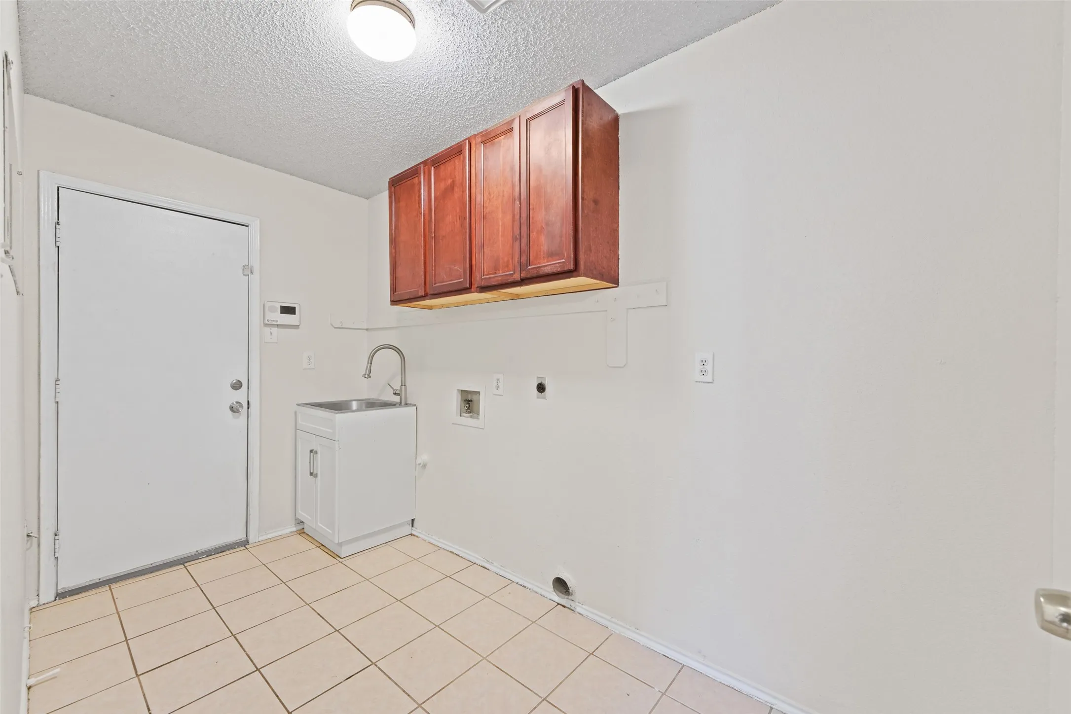 Single Family Residence For Sale in Dallas County , 1521 Curtis Lane, Cedar Hill, Texas 75104, 4 Bedroom, 3 Bathroom, 2 Garage spaces, 2,869 Sqft, built in 1990, mls#21373410, Real Estate Agent in Cedar Hill, Homes For Sale in Dallas county, Homes For Sale in Cedar Hill, Realtor in Cedar Hill Texas, Real Estate Brokerage Independent Realty Texas, Luminita Cordes Realtor