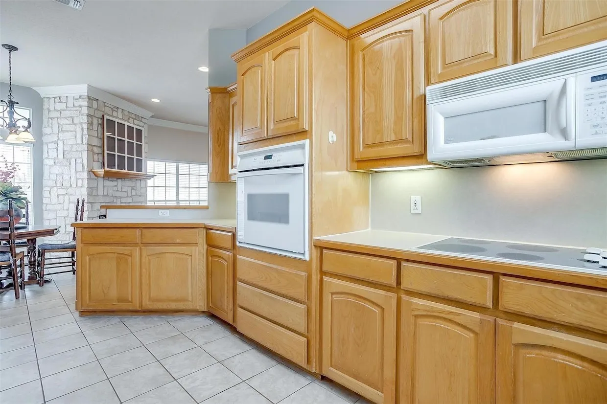 Single Family Residence For Rent in Tarrant County , 11629 Virginia Way Court, Fort Worth, Texas 76008, 3 Bedroom, 2 Bathroom, 2 Garage spaces, 1,684 Sqft, built in 1999, mls#21373750, Real Estate Agent in Fort Worth, Homes For Rent in Tarrant county, Homes For Rent in Fort Worth, Realtor in Fort Worth Texas, Real Estate Brokerage Independent Realty Texas, Luminita Cordes Realtor