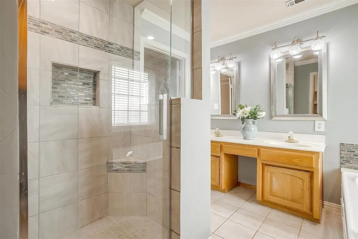 Single Family Residence For Rent in Tarrant County , 11629 Virginia Way Court, Fort Worth, Texas 76008, 3 Bedroom, 2 Bathroom, 2 Garage spaces, 1,684 Sqft, built in 1999, mls#21373750, Real Estate Agent in Fort Worth, Homes For Rent in Tarrant county, Homes For Rent in Fort Worth, Realtor in Fort Worth Texas, Real Estate Brokerage Independent Realty Texas, Luminita Cordes Realtor