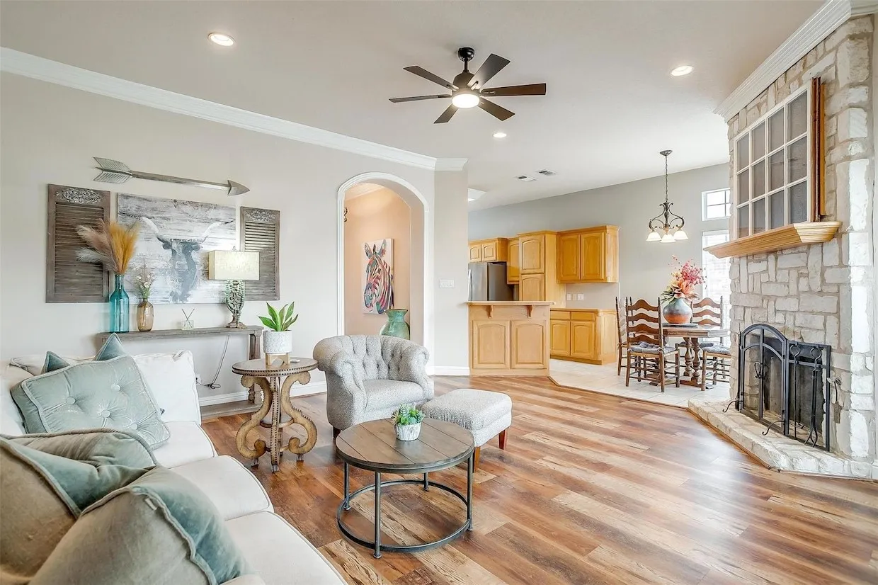Single Family Residence For Rent in Tarrant County , 11629 Virginia Way Court, Fort Worth, Texas 76008, 3 Bedroom, 2 Bathroom, 2 Garage spaces, 1,684 Sqft, built in 1999, mls#21373750, Real Estate Agent in Fort Worth, Homes For Rent in Tarrant county, Homes For Rent in Fort Worth, Realtor in Fort Worth Texas, Real Estate Brokerage Independent Realty Texas, Luminita Cordes Realtor
