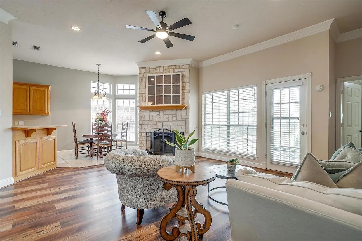Single Family Residence For Rent in Tarrant County , 11629 Virginia Way Court, Fort Worth, Texas 76008, 3 Bedroom, 2 Bathroom, 2 Garage spaces, 1,684 Sqft, built in 1999, mls#21373750, Real Estate Agent in Fort Worth, Homes For Rent in Tarrant county, Homes For Rent in Fort Worth, Realtor in Fort Worth Texas, Real Estate Brokerage Independent Realty Texas, Luminita Cordes Realtor