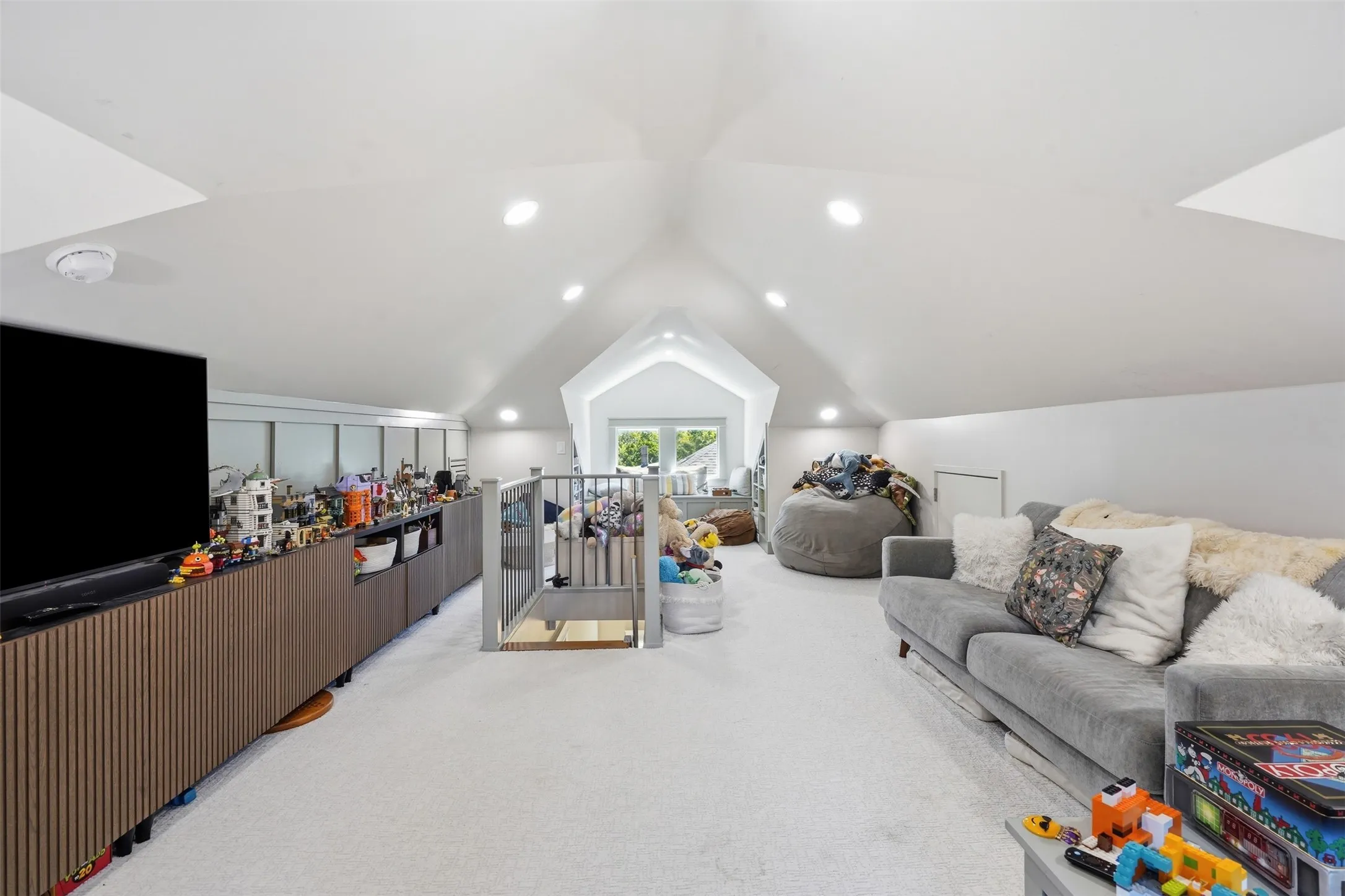 Single Family Residence For Sale in Tarrant County , 1915 Alston Avenue, Fort Worth, Texas 76110, 5 Bedroom, 3 Bathroom, 2 Garage spaces, 2,528 Sqft, built in 2009, mls#21373753, Real Estate Agent in Fort Worth, Homes For Sale in Tarrant county, Homes For Sale in Fort Worth, Realtor in Fort Worth Texas, Real Estate Brokerage Independent Realty Texas, Luminita Cordes Realtor