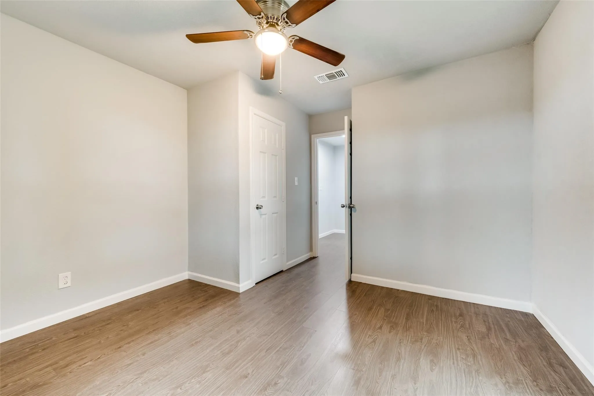 Single Family Residence For Sale in Dallas County , 1202 Finn Road, Wilmer, Texas 75172, 3 Bedroom, 2 Bathroom, Garage spaces, 1,444 Sqft, built in 1997, mls#21373366, Real Estate Agent in Wilmer, Homes For Sale in Dallas county, Homes For Sale in Wilmer, Realtor in Wilmer Texas, Real Estate Brokerage Independent Realty Texas, Luminita Cordes Realtor