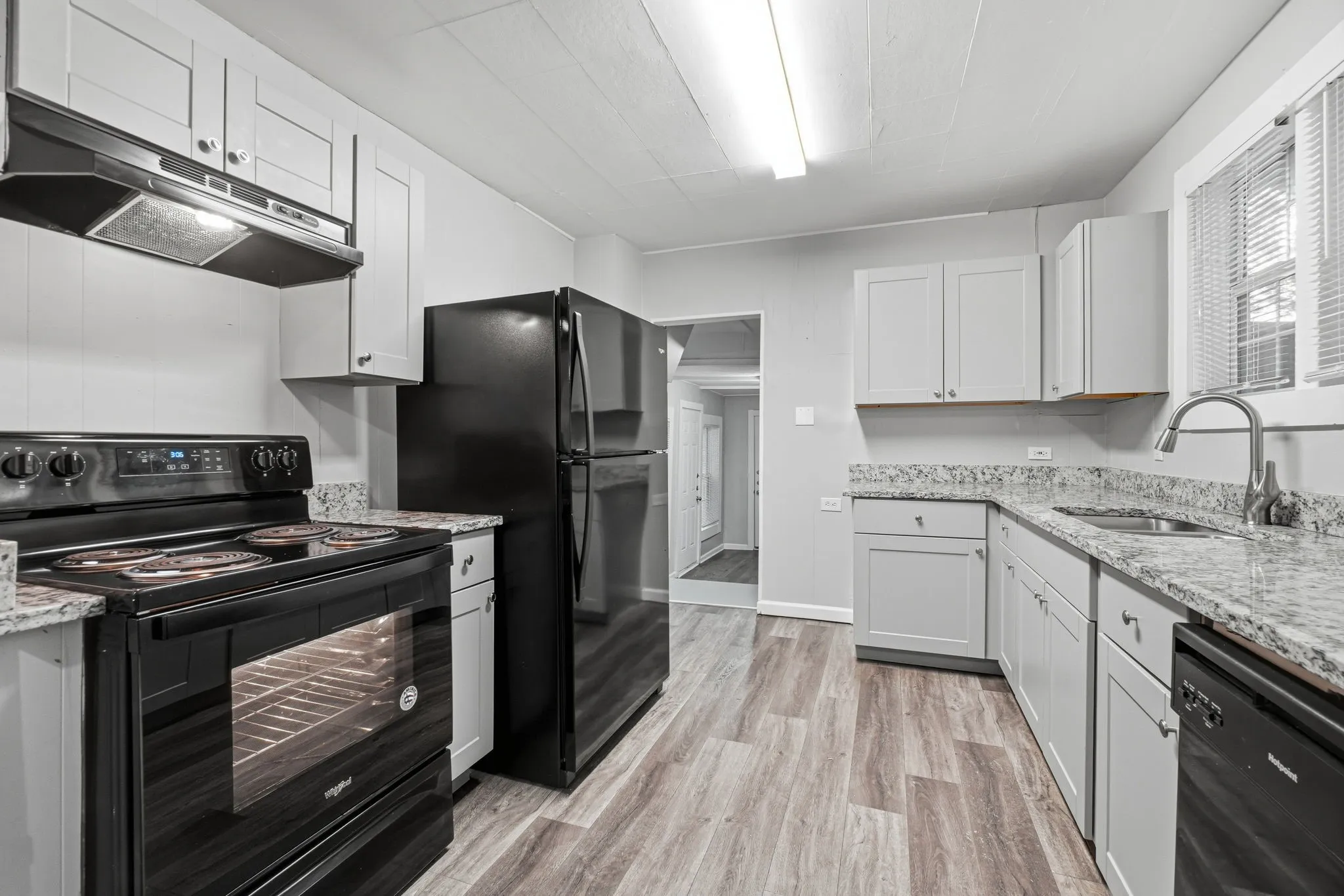 Single Family Residence For Sale in Johnson County , 908 Forrest Avenue, Cleburne, Texas 76033, 2 Bedroom, 1 Bathroom, Garage spaces, 1,116 Sqft, built in 1946, mls#21371735, Real Estate Agent in Cleburne, Homes For Sale in Johnson county, Homes For Sale in Cleburne, Realtor in Cleburne Texas, Real Estate Brokerage Independent Realty Texas, Luminita Cordes Realtor