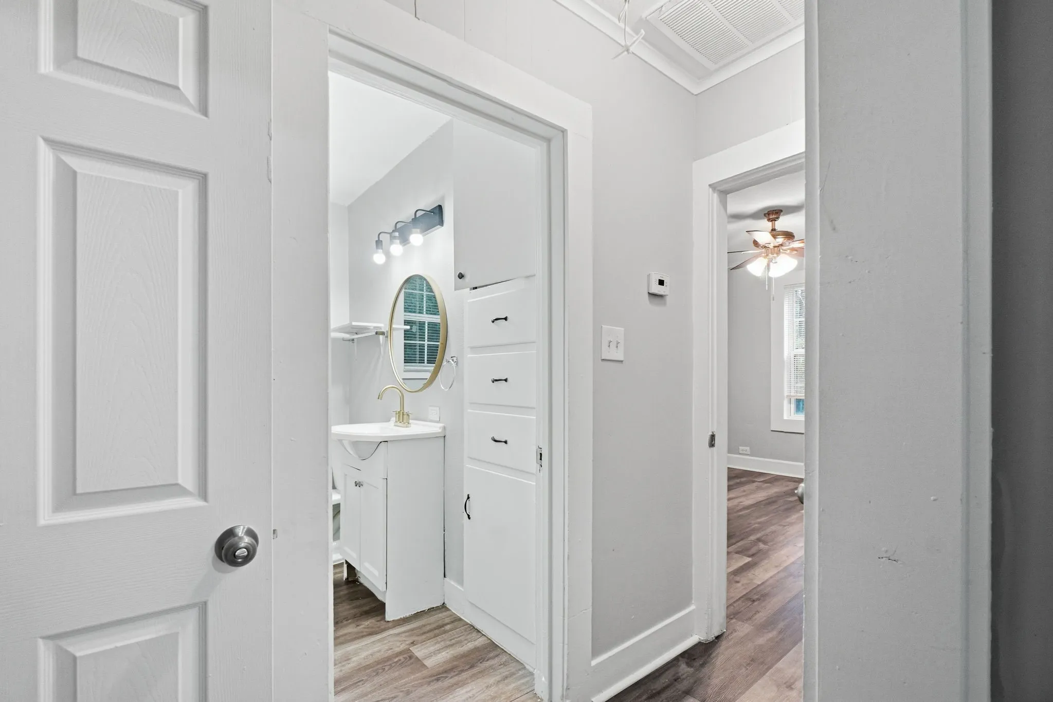 Single Family Residence For Sale in Johnson County , 908 Forrest Avenue, Cleburne, Texas 76033, 2 Bedroom, 1 Bathroom, Garage spaces, 1,116 Sqft, built in 1946, mls#21371735, Real Estate Agent in Cleburne, Homes For Sale in Johnson county, Homes For Sale in Cleburne, Realtor in Cleburne Texas, Real Estate Brokerage Independent Realty Texas, Luminita Cordes Realtor