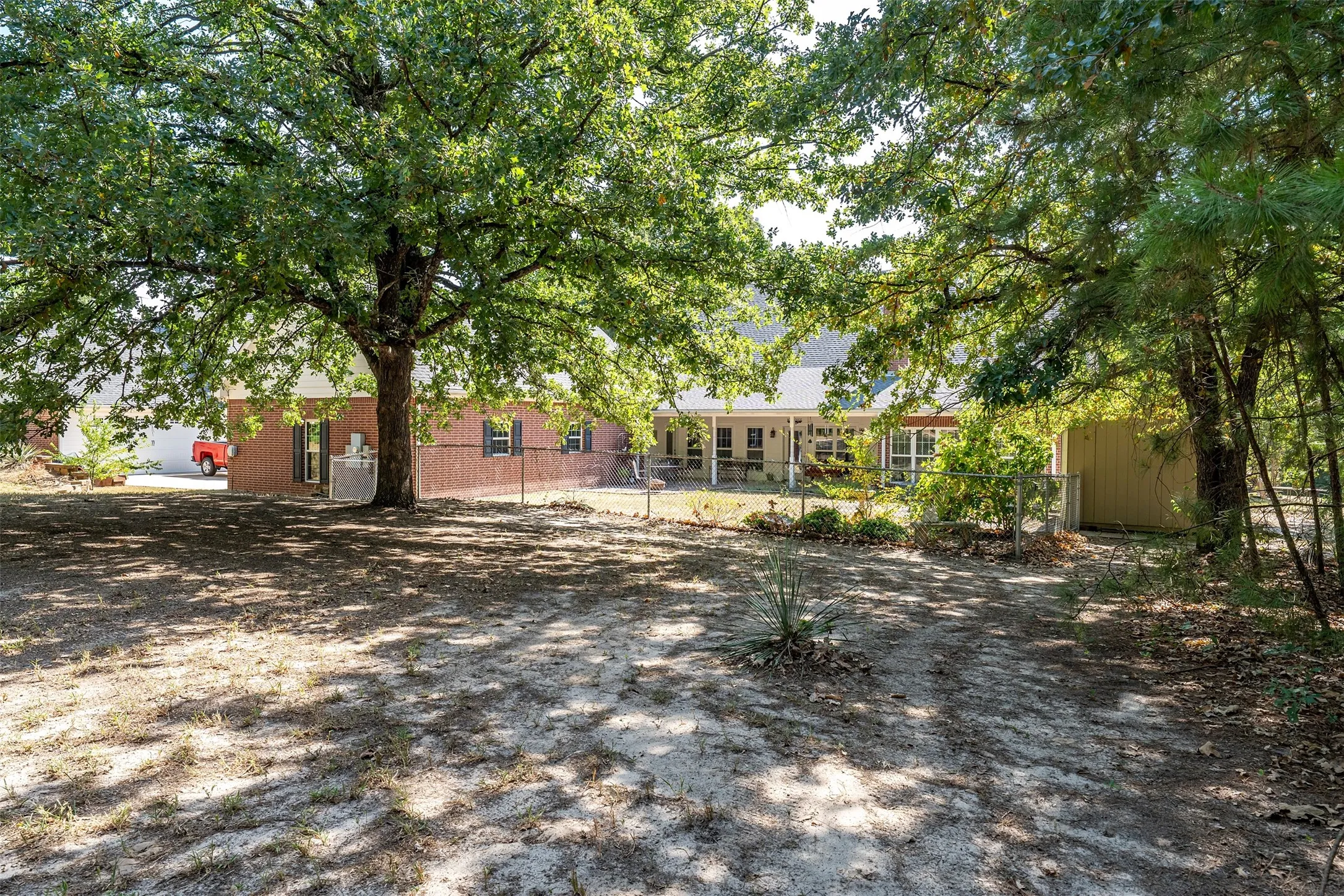 Single Family Residence For Sale in Van Zandt County , 1440 VZ CR 4810, Chandler, Texas 75758, 4 Bedroom, 3 Bathroom, 4 Garage spaces, 3,335 Sqft, built in 2016, mls#21373755, Real Estate Agent in Chandler, Homes For Sale in Van Zandt county, Homes For Sale in Chandler, Realtor in Chandler Texas, Real Estate Brokerage Independent Realty Texas, Luminita Cordes Realtor
