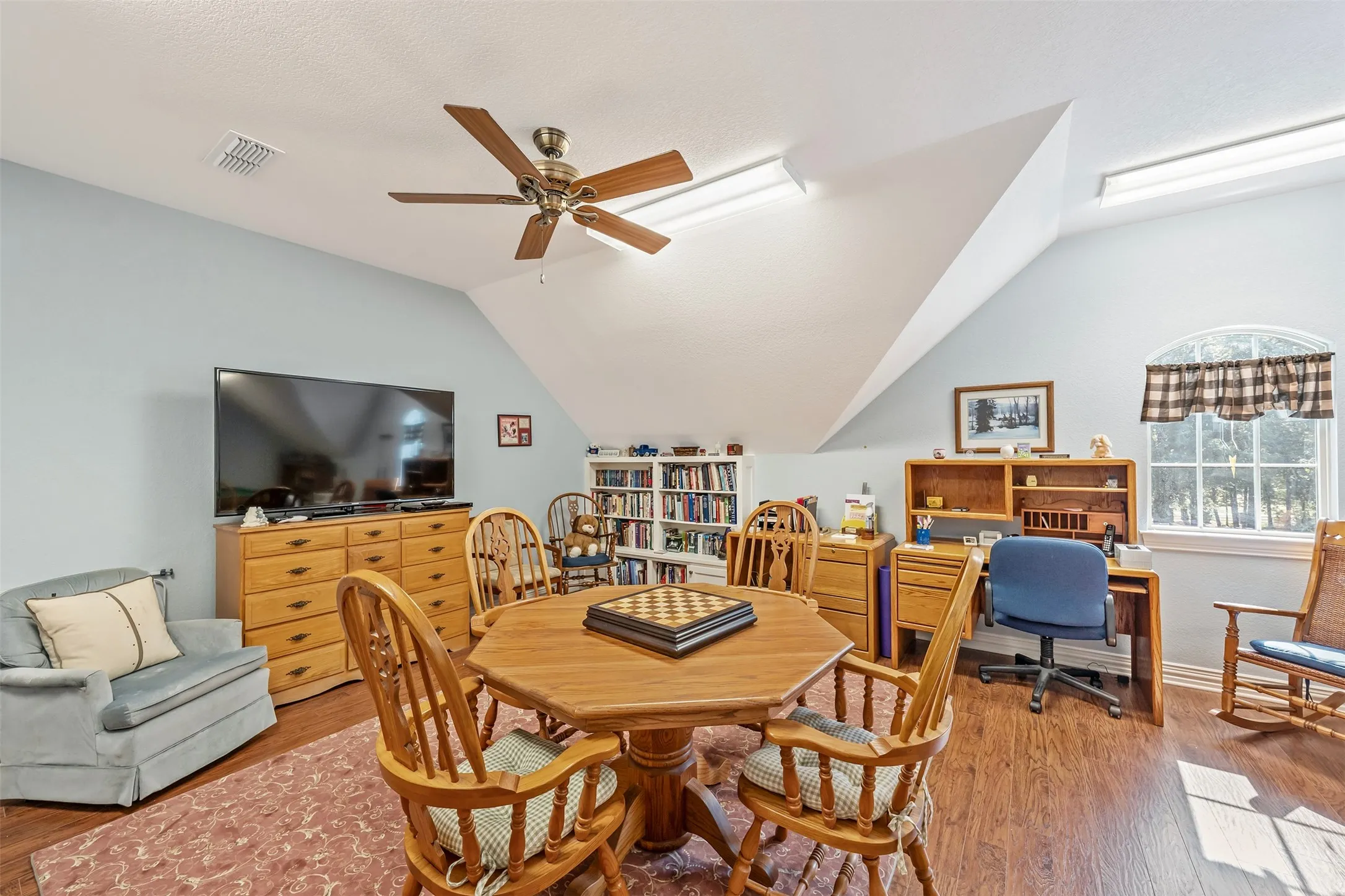 Single Family Residence For Sale in Van Zandt County , 1440 VZ CR 4810, Chandler, Texas 75758, 4 Bedroom, 3 Bathroom, 4 Garage spaces, 3,335 Sqft, built in 2016, mls#21373755, Real Estate Agent in Chandler, Homes For Sale in Van Zandt county, Homes For Sale in Chandler, Realtor in Chandler Texas, Real Estate Brokerage Independent Realty Texas, Luminita Cordes Realtor