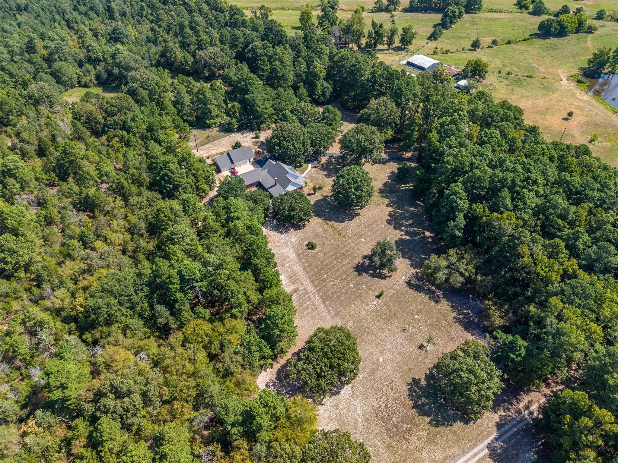 Single Family Residence For Sale in Van Zandt County , 1440 VZ CR 4810, Chandler, Texas 75758, 4 Bedroom, 3 Bathroom, 4 Garage spaces, 3,335 Sqft, built in 2016, mls#21373755, Real Estate Agent in Chandler, Homes For Sale in Van Zandt county, Homes For Sale in Chandler, Realtor in Chandler Texas, Real Estate Brokerage Independent Realty Texas, Luminita Cordes Realtor