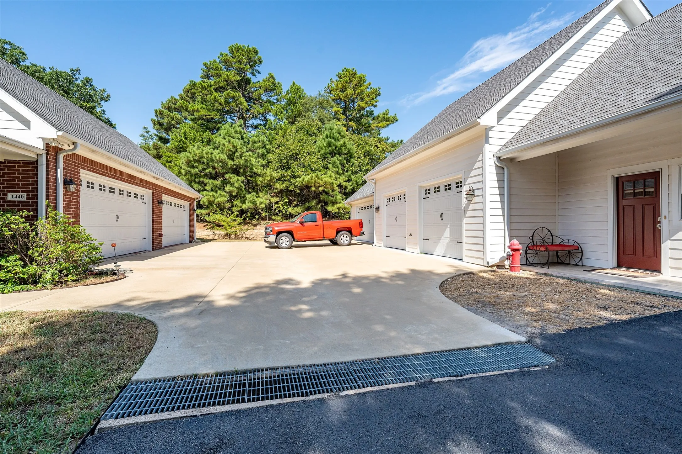 Single Family Residence For Sale in Van Zandt County , 1440 VZ CR 4810, Chandler, Texas 75758, 4 Bedroom, 3 Bathroom, 4 Garage spaces, 3,335 Sqft, built in 2016, mls#21373755, Real Estate Agent in Chandler, Homes For Sale in Van Zandt county, Homes For Sale in Chandler, Realtor in Chandler Texas, Real Estate Brokerage Independent Realty Texas, Luminita Cordes Realtor