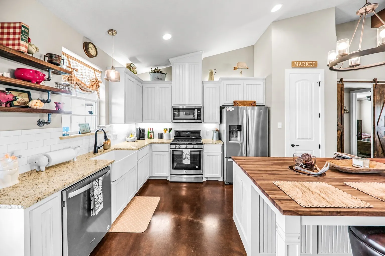 Single Family Residence For Sale in Hunt County , 1704 County Road 1002, Greenville, Texas 75401, 3 Bedroom, 2 Bathroom, Garage spaces, 2,205 Sqft, built in 2018, mls#21367116, Real Estate Agent in Greenville, Homes For Sale in Hunt county, Homes For Sale in Greenville, Realtor in Greenville Texas, Real Estate Brokerage Independent Realty Texas, Luminita Cordes Realtor