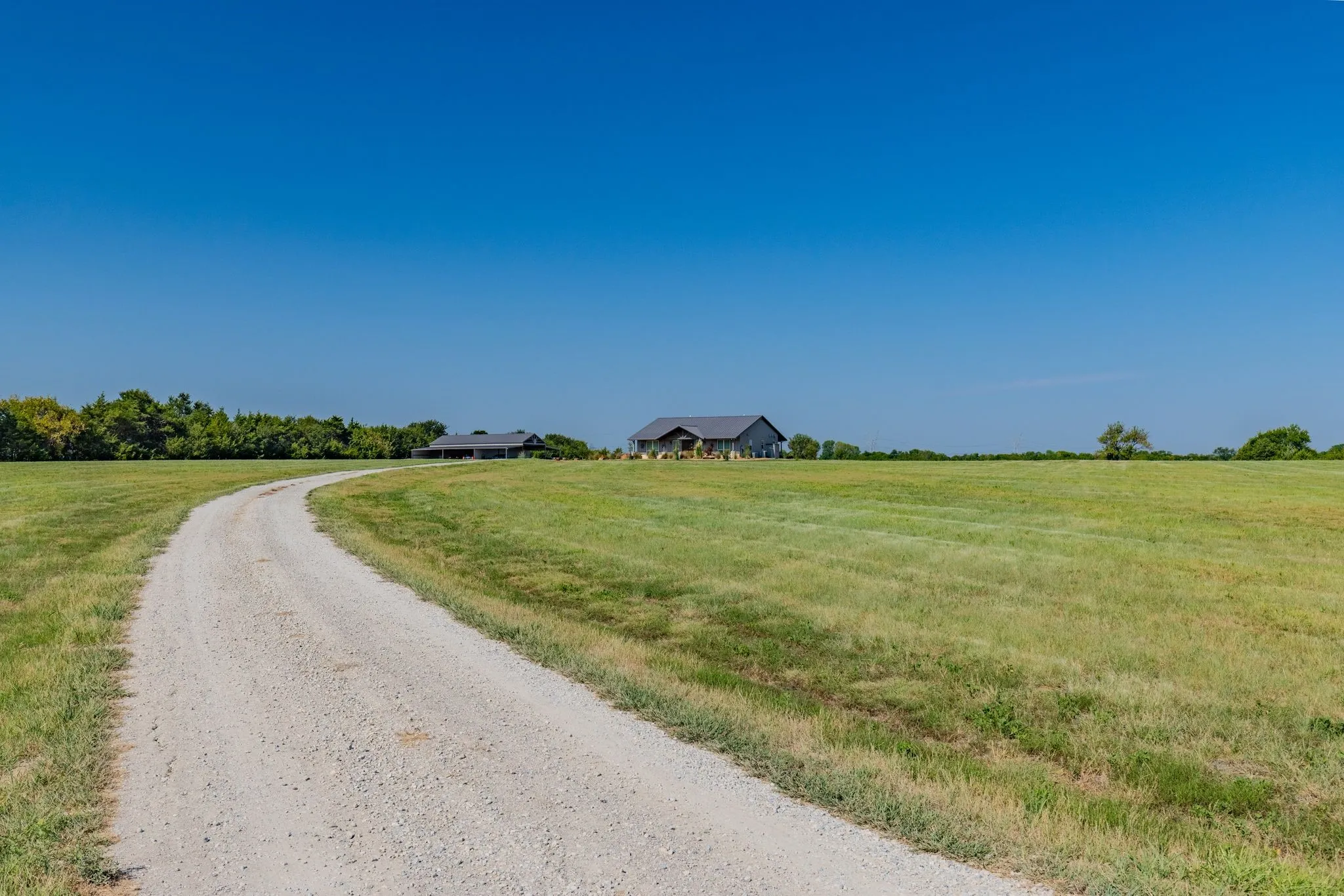 Single Family Residence For Sale in Hunt County , 1704 County Road 1002, Greenville, Texas 75401, 3 Bedroom, 2 Bathroom, Garage spaces, 2,205 Sqft, built in 2018, mls#21367116, Real Estate Agent in Greenville, Homes For Sale in Hunt county, Homes For Sale in Greenville, Realtor in Greenville Texas, Real Estate Brokerage Independent Realty Texas, Luminita Cordes Realtor