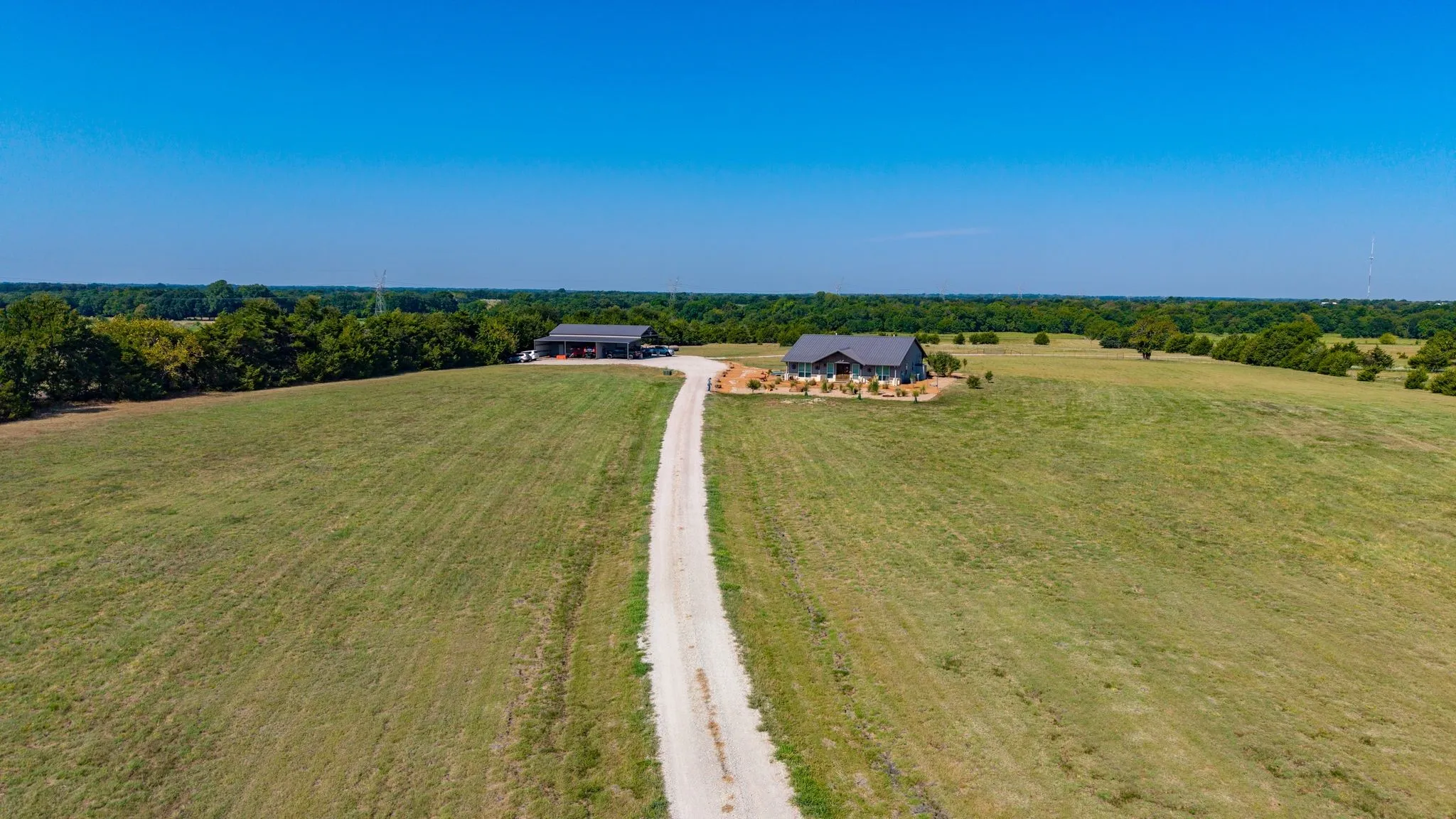 Single Family Residence For Sale in Hunt County , 1704 County Road 1002, Greenville, Texas 75401, 3 Bedroom, 2 Bathroom, Garage spaces, 2,205 Sqft, built in 2018, mls#21367116, Real Estate Agent in Greenville, Homes For Sale in Hunt county, Homes For Sale in Greenville, Realtor in Greenville Texas, Real Estate Brokerage Independent Realty Texas, Luminita Cordes Realtor