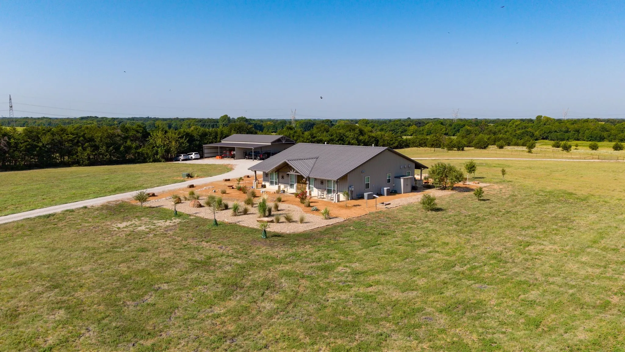 Single Family Residence For Sale in Hunt County , 1704 County Road 1002, Greenville, Texas 75401, 3 Bedroom, 2 Bathroom, Garage spaces, 2,205 Sqft, built in 2018, mls#21367116, Real Estate Agent in Greenville, Homes For Sale in Hunt county, Homes For Sale in Greenville, Realtor in Greenville Texas, Real Estate Brokerage Independent Realty Texas, Luminita Cordes Realtor