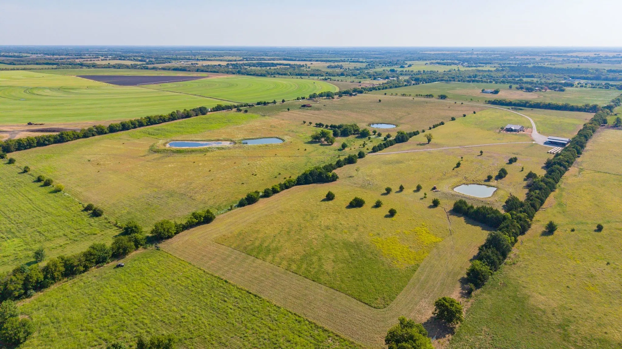 Single Family Residence For Sale in Hunt County , 1704 County Road 1002, Greenville, Texas 75401, 3 Bedroom, 2 Bathroom, Garage spaces, 2,205 Sqft, built in 2018, mls#21367116, Real Estate Agent in Greenville, Homes For Sale in Hunt county, Homes For Sale in Greenville, Realtor in Greenville Texas, Real Estate Brokerage Independent Realty Texas, Luminita Cordes Realtor