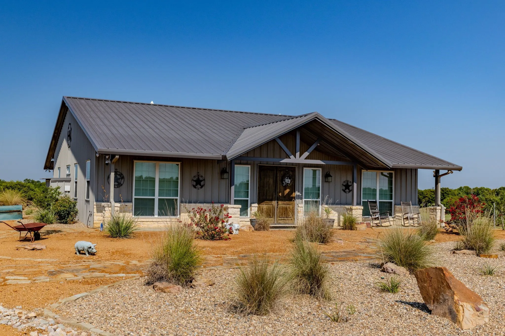 Single Family Residence For Sale in Hunt County , 1704 County Road 1002, Greenville, Texas 75401, 3 Bedroom, 2 Bathroom, Garage spaces, 2,205 Sqft, built in 2018, mls#21367116, Real Estate Agent in Greenville, Homes For Sale in Hunt county, Homes For Sale in Greenville, Realtor in Greenville Texas, Real Estate Brokerage Independent Realty Texas, Luminita Cordes Realtor