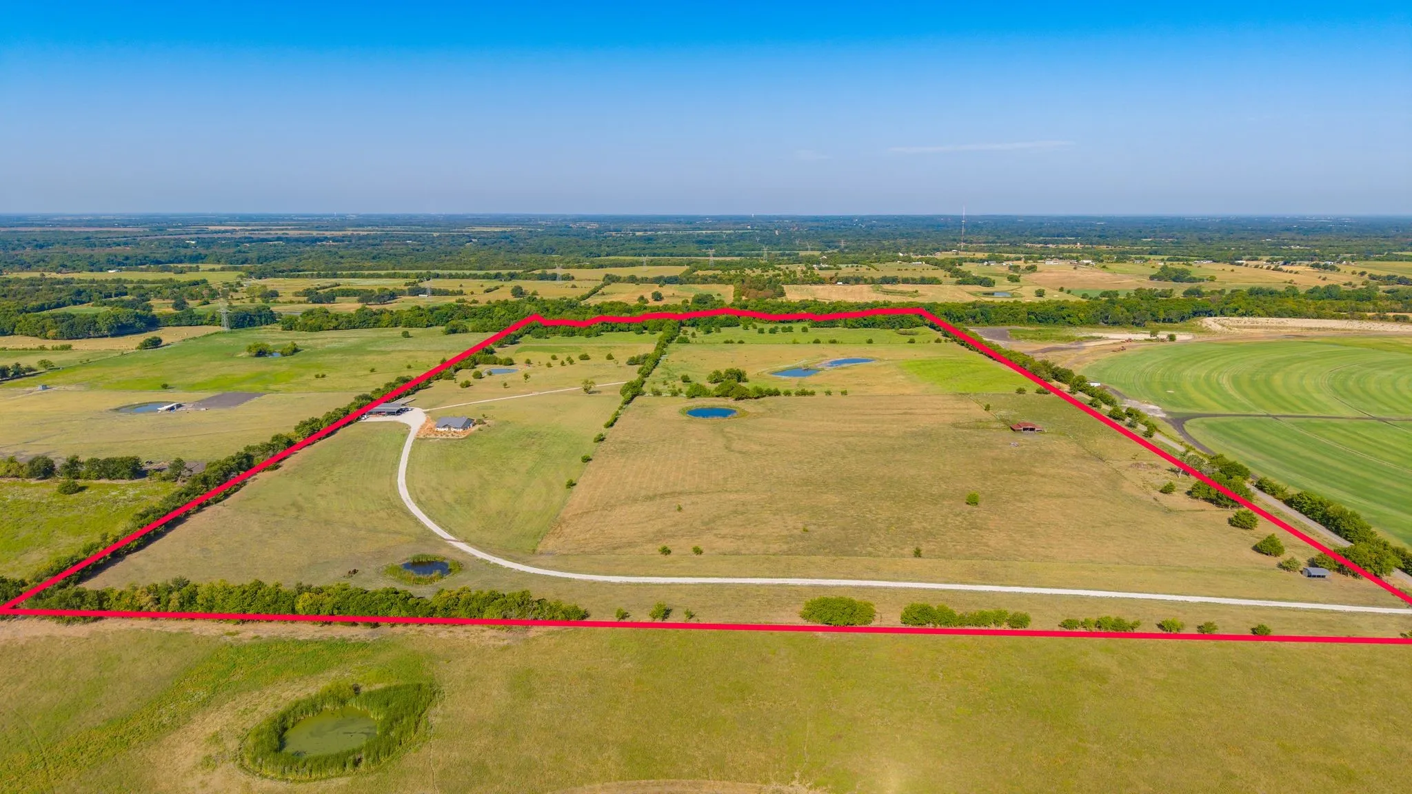 Single Family Residence For Sale in Hunt County , 1704 County Road 1002, Greenville, Texas 75401, 3 Bedroom, 2 Bathroom, Garage spaces, 2,205 Sqft, built in 2018, mls#21367116, Real Estate Agent in Greenville, Homes For Sale in Hunt county, Homes For Sale in Greenville, Realtor in Greenville Texas, Real Estate Brokerage Independent Realty Texas, Luminita Cordes Realtor