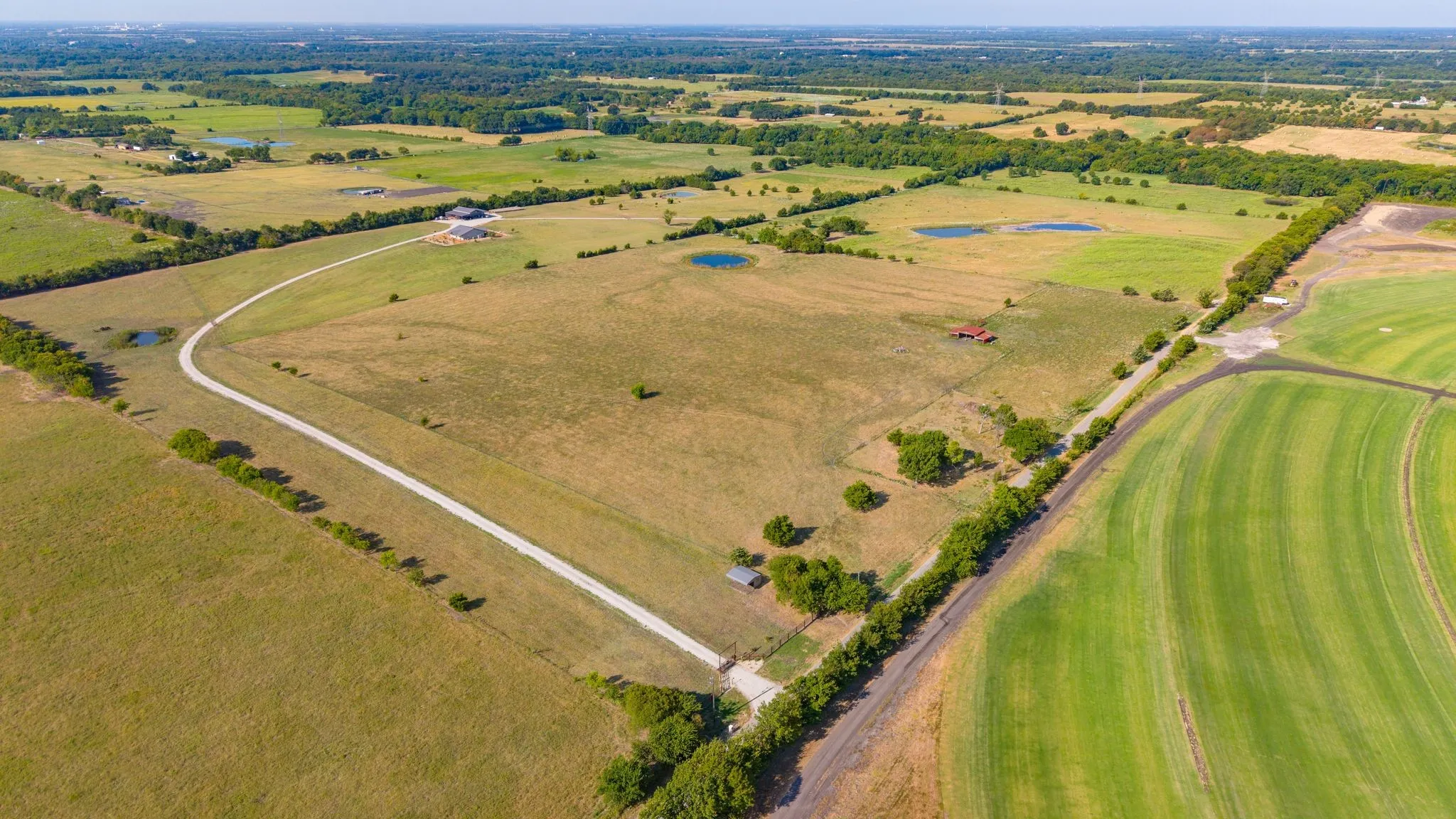 Single Family Residence For Sale in Hunt County , 1704 County Road 1002, Greenville, Texas 75401, 3 Bedroom, 2 Bathroom, Garage spaces, 2,205 Sqft, built in 2018, mls#21367116, Real Estate Agent in Greenville, Homes For Sale in Hunt county, Homes For Sale in Greenville, Realtor in Greenville Texas, Real Estate Brokerage Independent Realty Texas, Luminita Cordes Realtor