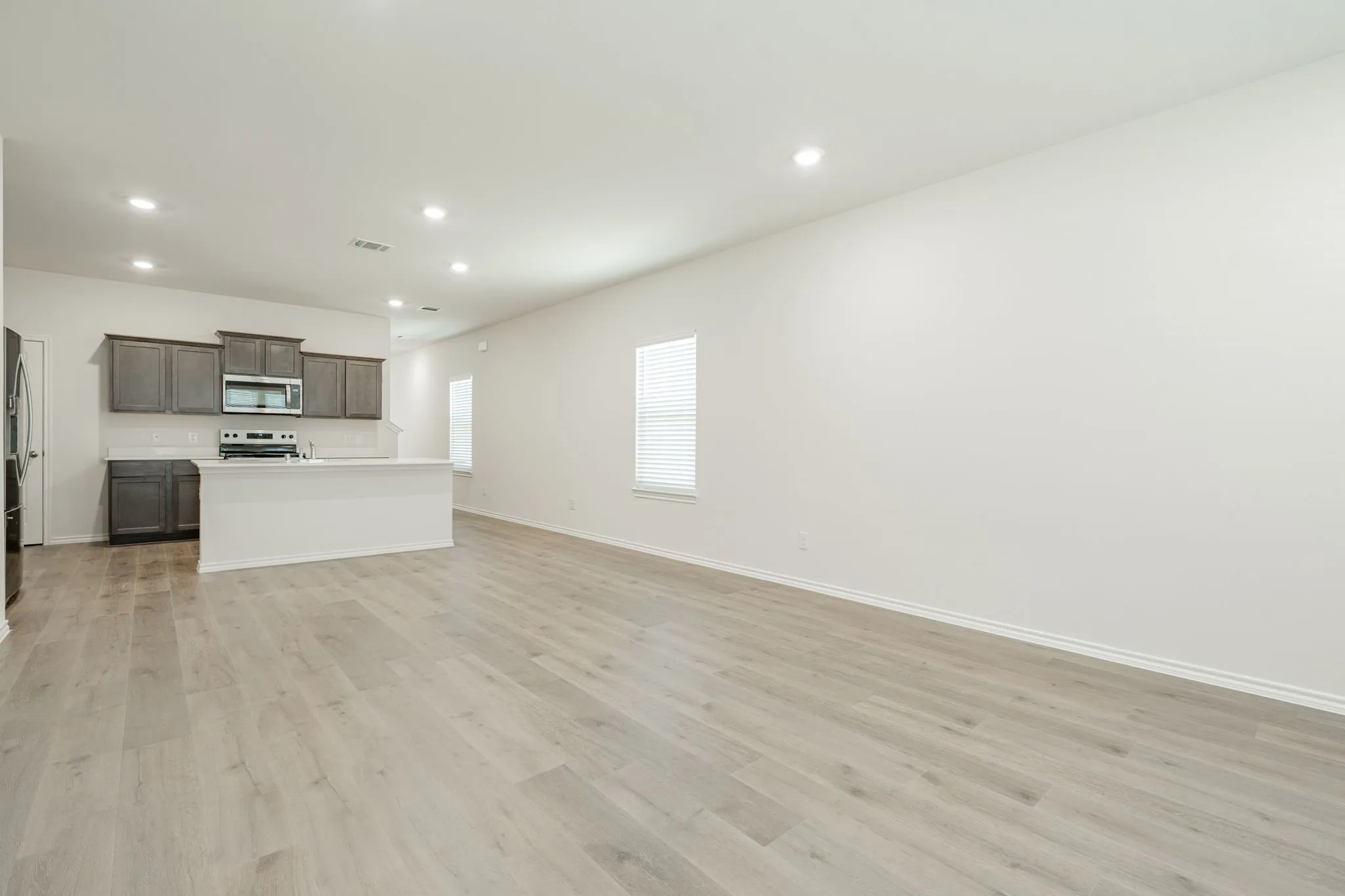 Single Family Residence For Rent in Hunt County , 903 Shear Drive, Royse City, Texas 75189, 3 Bedroom, 3 Bathroom, 2 Garage spaces, 1,898 Sqft, built in 2024, mls#21373773, Real Estate Agent in Royse City, Homes For Rent in Hunt county, Homes For Rent in Royse City, Realtor in Royse City Texas, Real Estate Brokerage Independent Realty Texas, Luminita Cordes Realtor