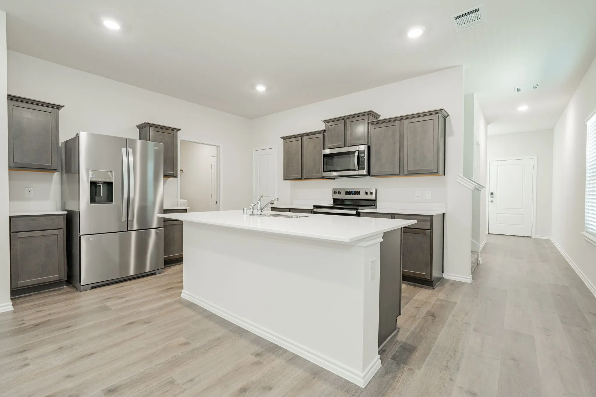 Single Family Residence For Rent in Hunt County , 903 Shear Drive, Royse City, Texas 75189, 3 Bedroom, 3 Bathroom, 2 Garage spaces, 1,898 Sqft, built in 2024, mls#21373773, Real Estate Agent in Royse City, Homes For Rent in Hunt county, Homes For Rent in Royse City, Realtor in Royse City Texas, Real Estate Brokerage Independent Realty Texas, Luminita Cordes Realtor