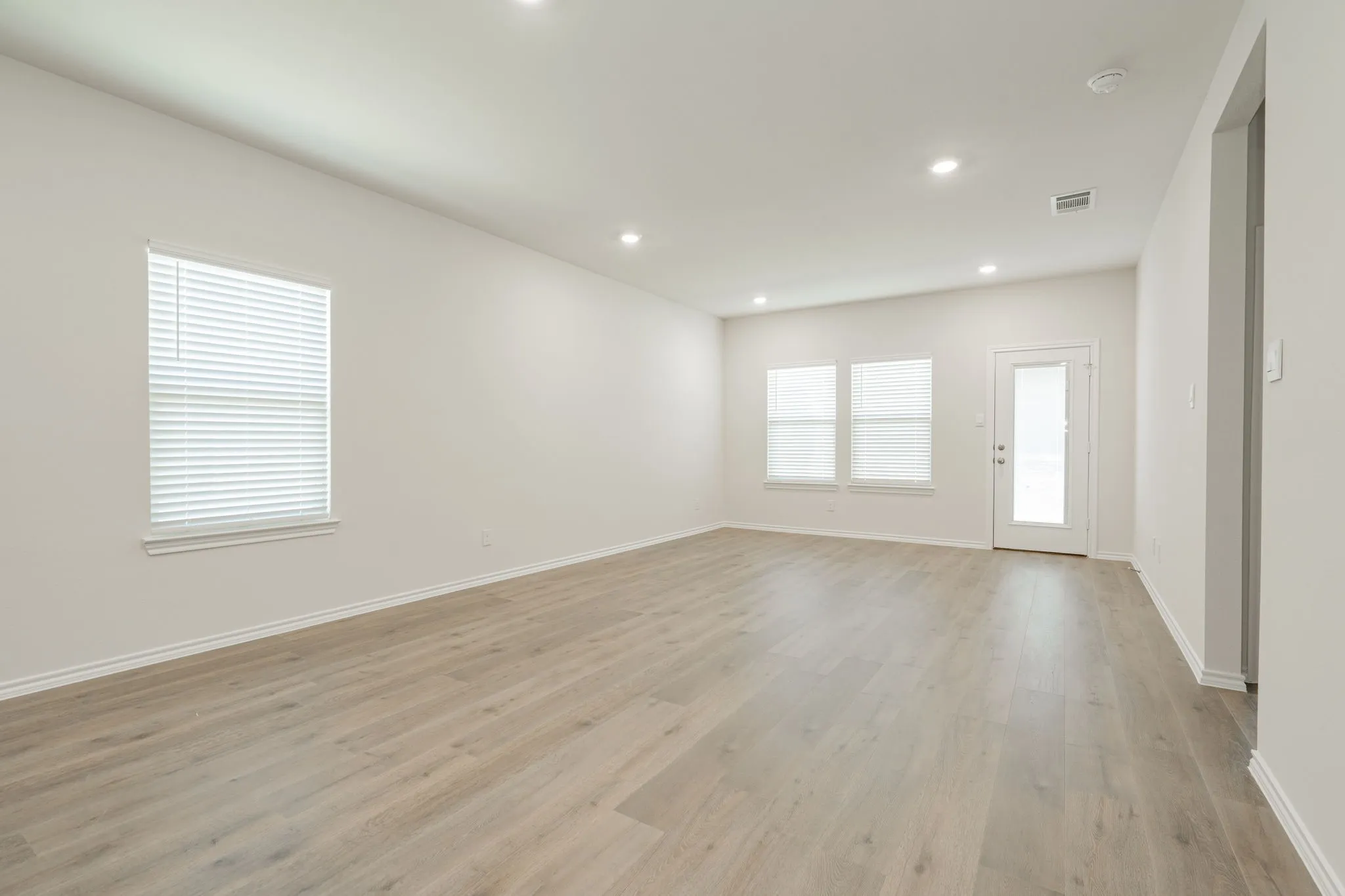Single Family Residence For Rent in Hunt County , 903 Shear Drive, Royse City, Texas 75189, 3 Bedroom, 3 Bathroom, 2 Garage spaces, 1,898 Sqft, built in 2024, mls#21373773, Real Estate Agent in Royse City, Homes For Rent in Hunt county, Homes For Rent in Royse City, Realtor in Royse City Texas, Real Estate Brokerage Independent Realty Texas, Luminita Cordes Realtor