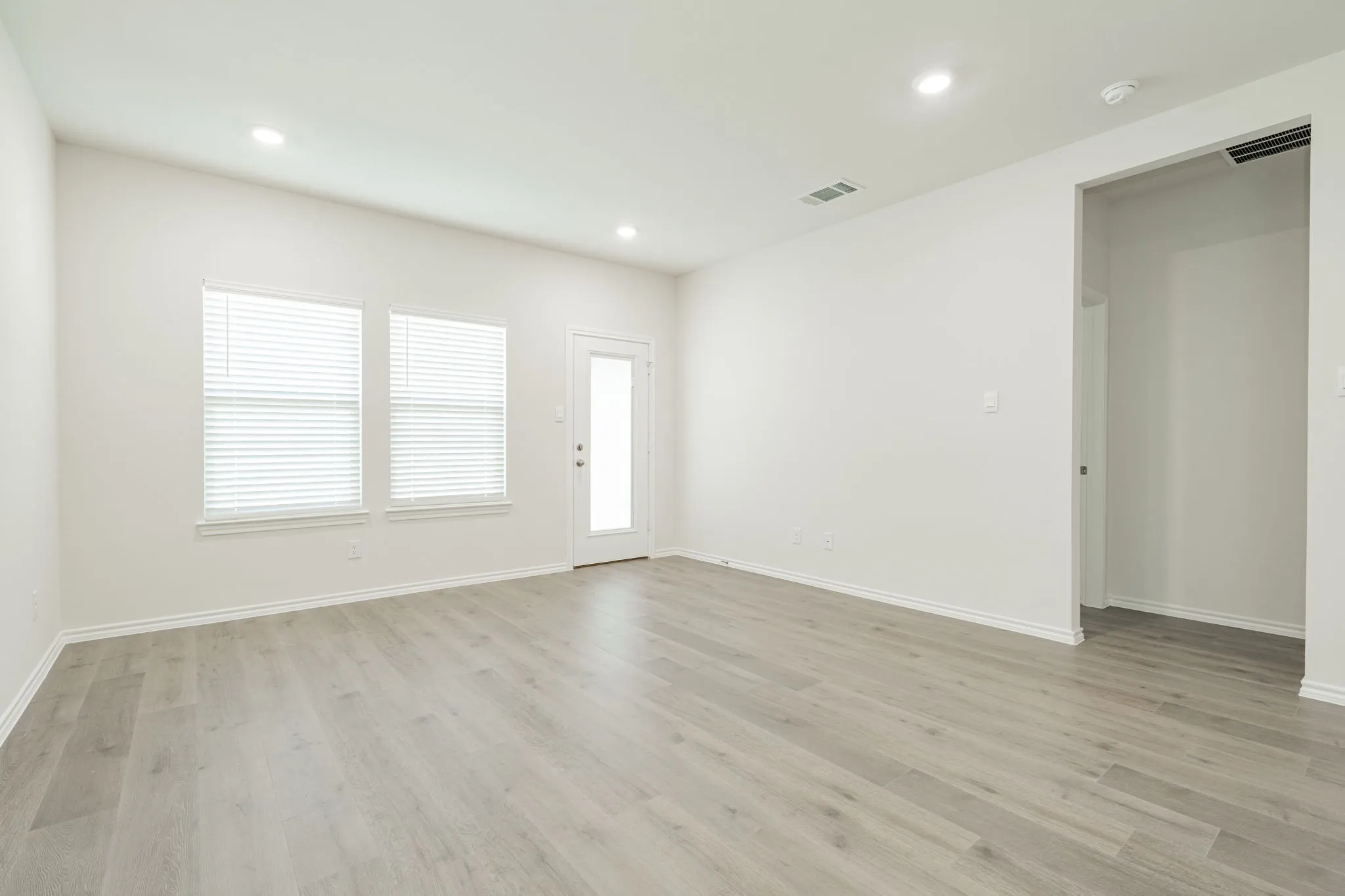 Single Family Residence For Rent in Hunt County , 903 Shear Drive, Royse City, Texas 75189, 3 Bedroom, 3 Bathroom, 2 Garage spaces, 1,898 Sqft, built in 2024, mls#21373773, Real Estate Agent in Royse City, Homes For Rent in Hunt county, Homes For Rent in Royse City, Realtor in Royse City Texas, Real Estate Brokerage Independent Realty Texas, Luminita Cordes Realtor