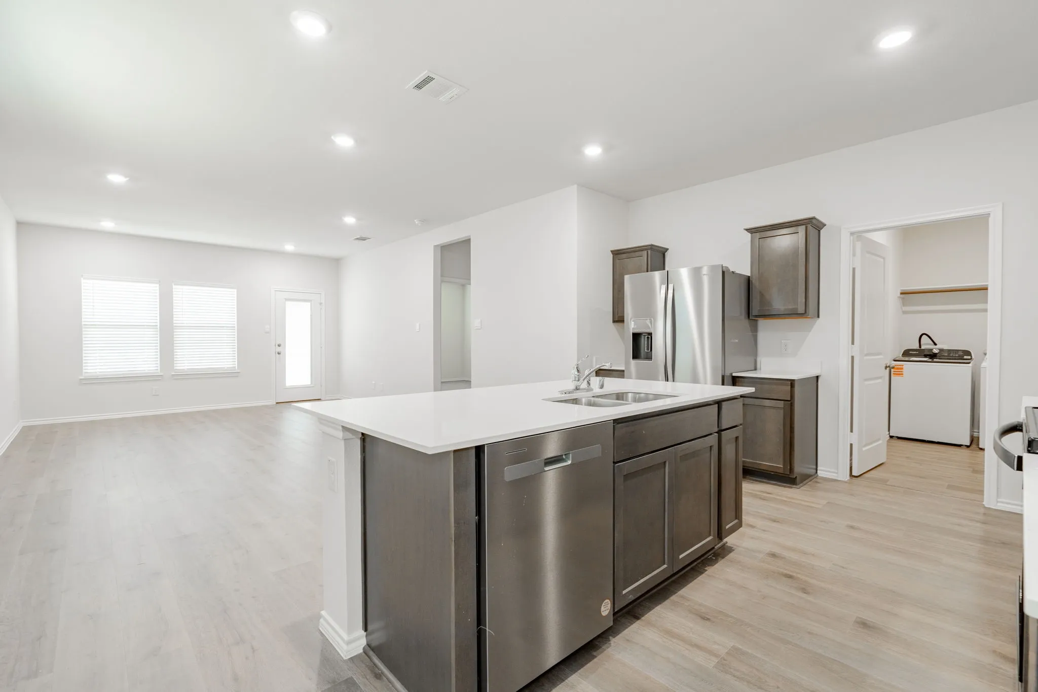 Single Family Residence For Rent in Hunt County , 903 Shear Drive, Royse City, Texas 75189, 3 Bedroom, 3 Bathroom, 2 Garage spaces, 1,898 Sqft, built in 2024, mls#21373773, Real Estate Agent in Royse City, Homes For Rent in Hunt county, Homes For Rent in Royse City, Realtor in Royse City Texas, Real Estate Brokerage Independent Realty Texas, Luminita Cordes Realtor
